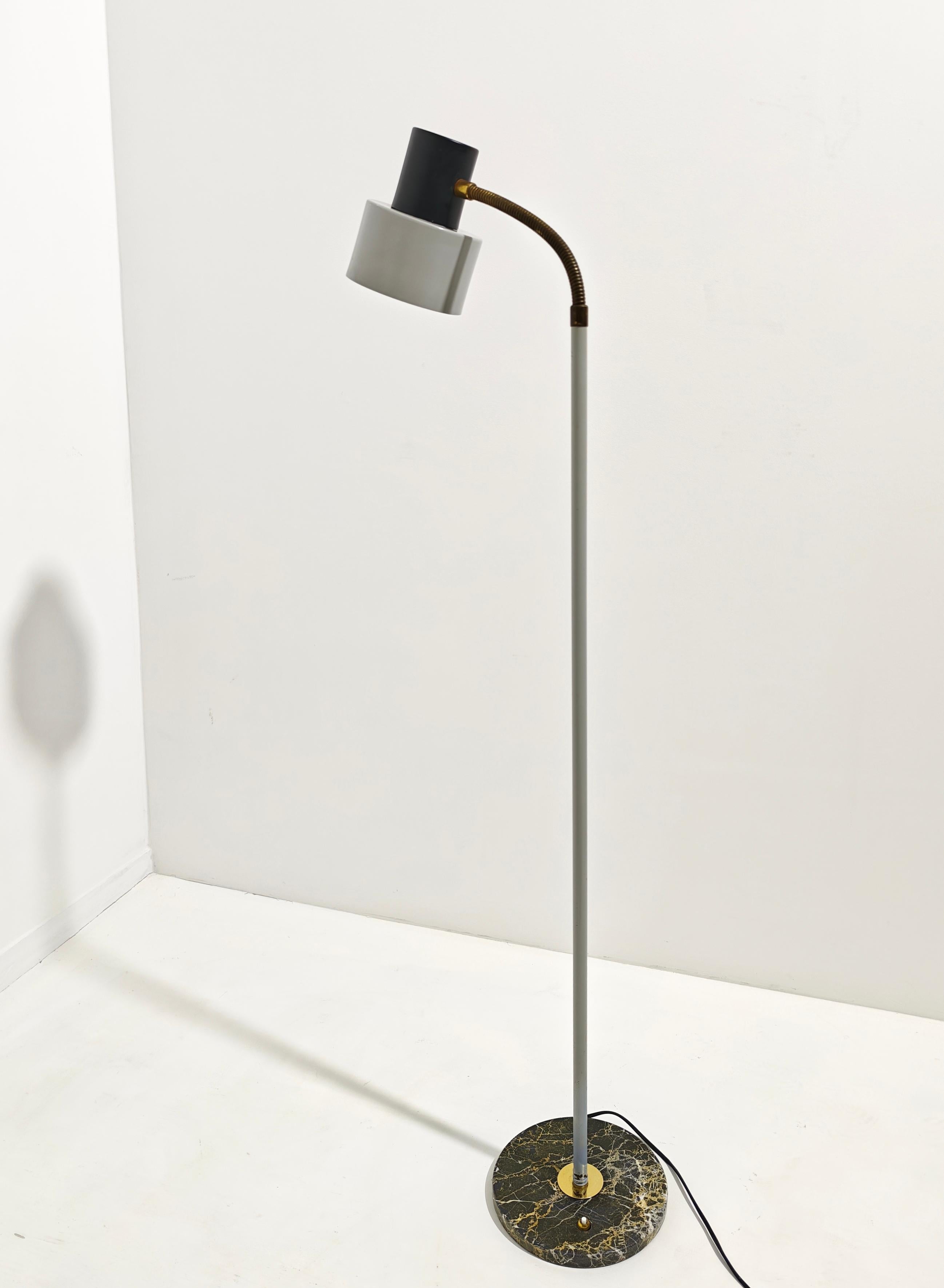 Mid-Century moderno Lampada da terra Attribuita a Stilux Alluminio Ottone Marmo Medioevo, Italia, anni '1960 in vendita