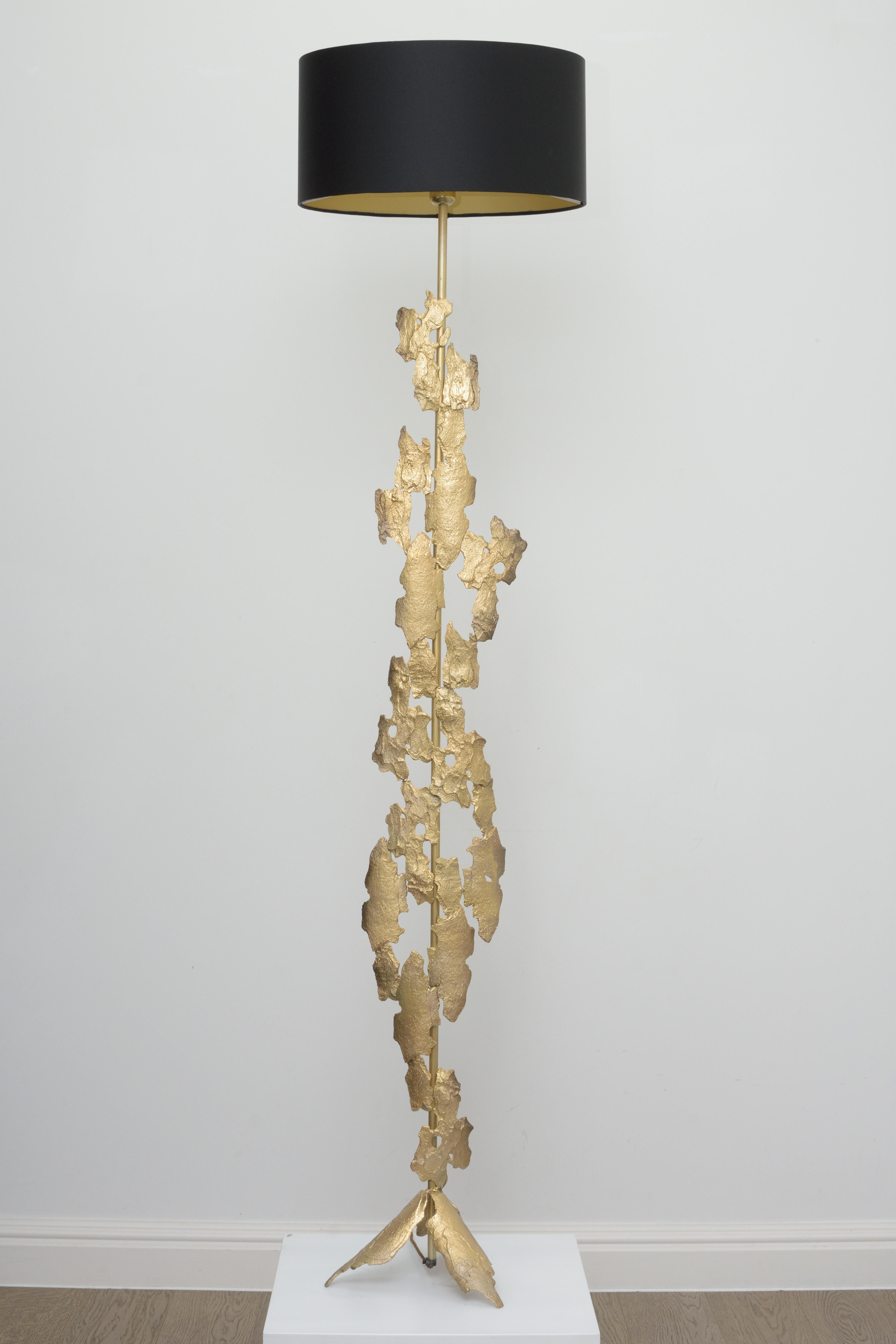  Bronze Floor Lamp 'Tree bark'  - Hand crafted and cast In New Condition For Sale In London, GB