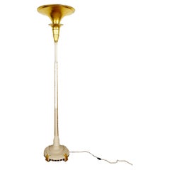 Stehlampe im Art déco-Stil aus geschnitztem Massivholz und goldenen Details, Belgien 1925