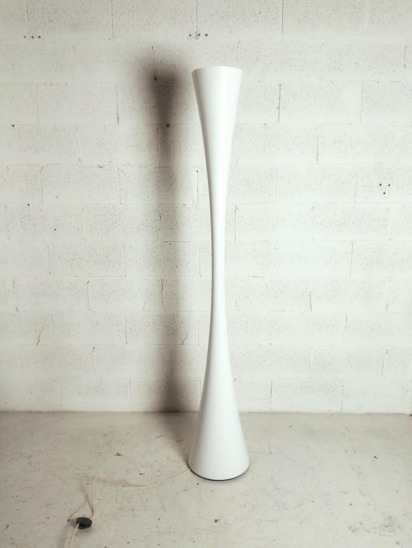 Lámpara de pie Biconica 2217 mod. de Elio Martinelli para Martinelli Luce - Años 80 Moderno de mediados de siglo en venta