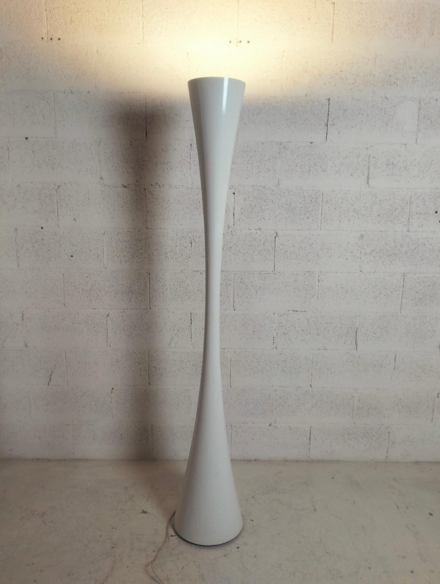 Lámpara de pie Biconica 2217 mod. de Elio Martinelli para Martinelli Luce - Años 80 Italiano en venta