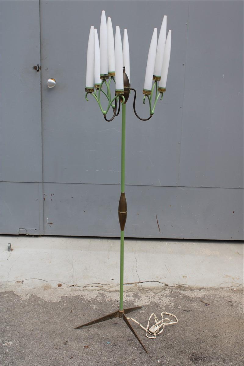 Lampada da terra in ottone e lacca con vetro a siluro tipo Arredoluce Bruno Chiarini 1950.
