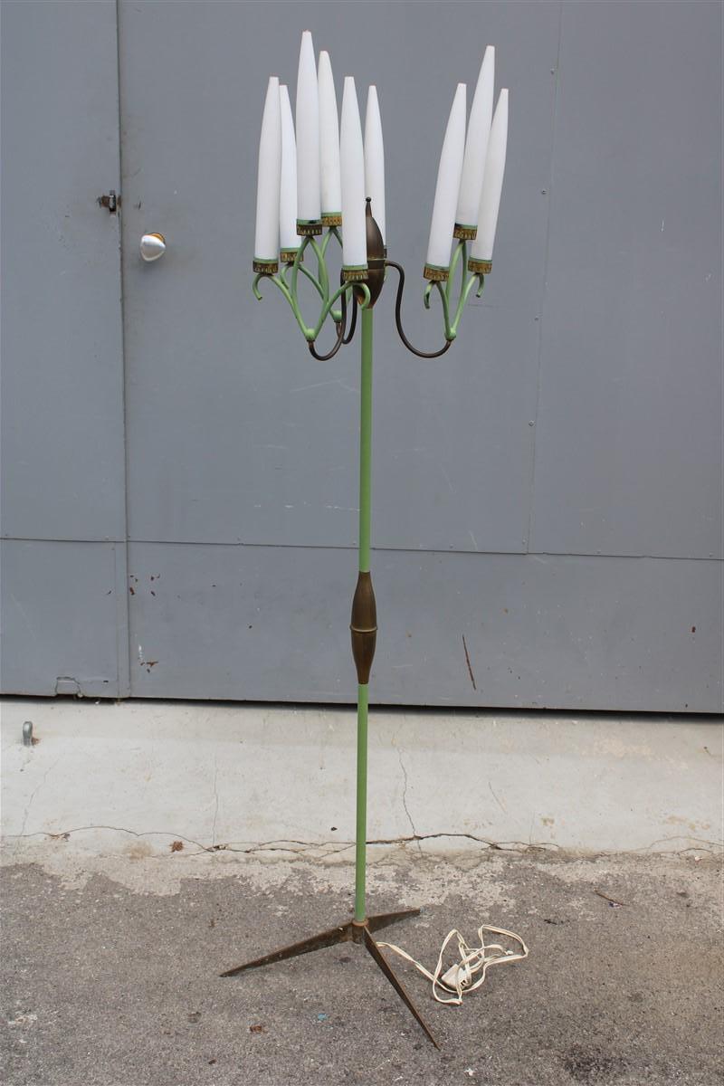 Lampadaire en laiton et laque avec verre torpedo type Arredoluce Chiarini Bruno 1950.