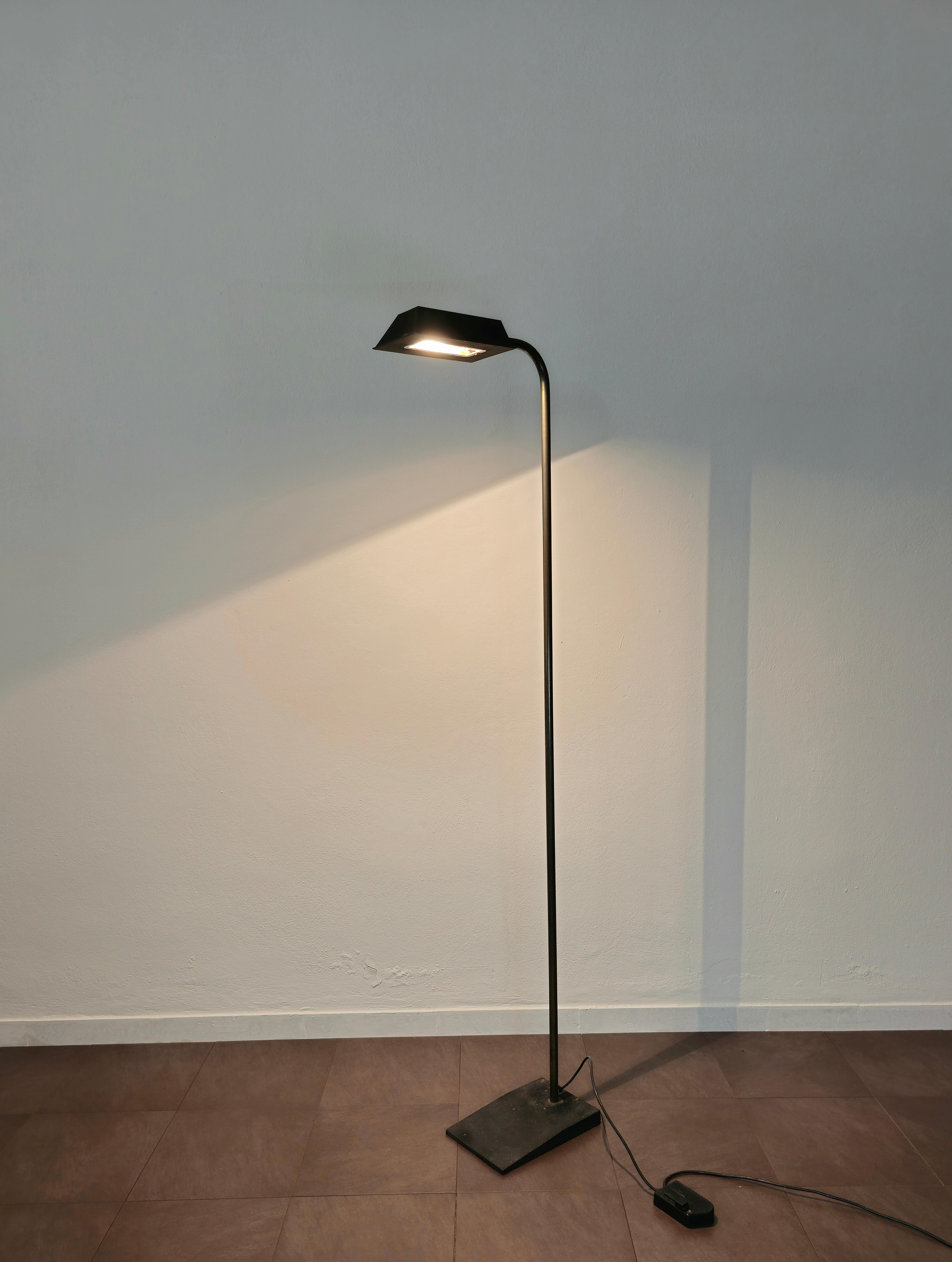 Floor lamp with halogen light produced in Italy in the 60s.
The lamp has a curved stem in burnished brass with a base and diffuser in black enamelled craquelé metal. The diffuser can be oriented to your liking.


Note: We try to offer our customers