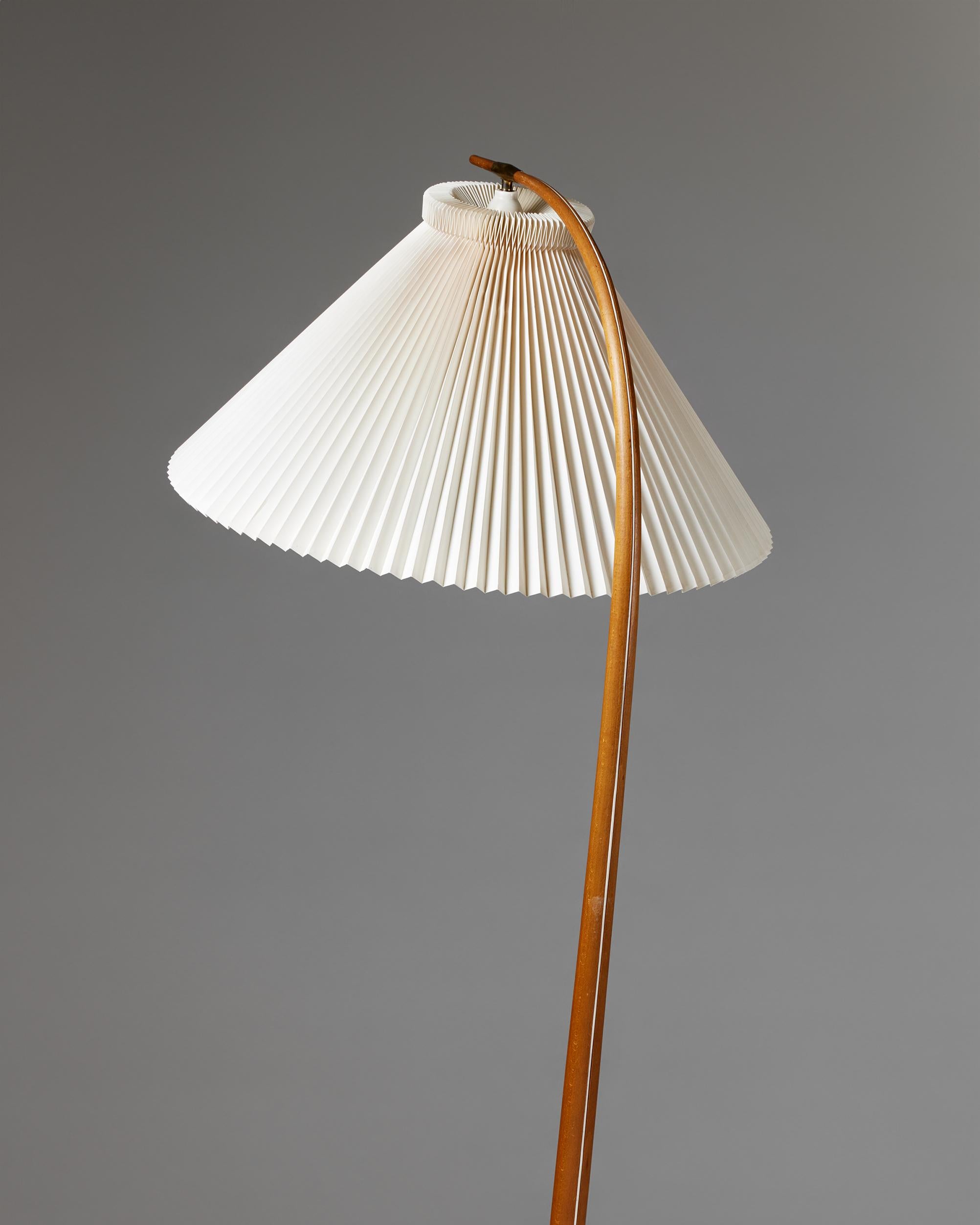 Danish Floor lamp ‘Bridge’ designed by Severin Hansen Jr. for Haslev Möbler, Denmark For Sale