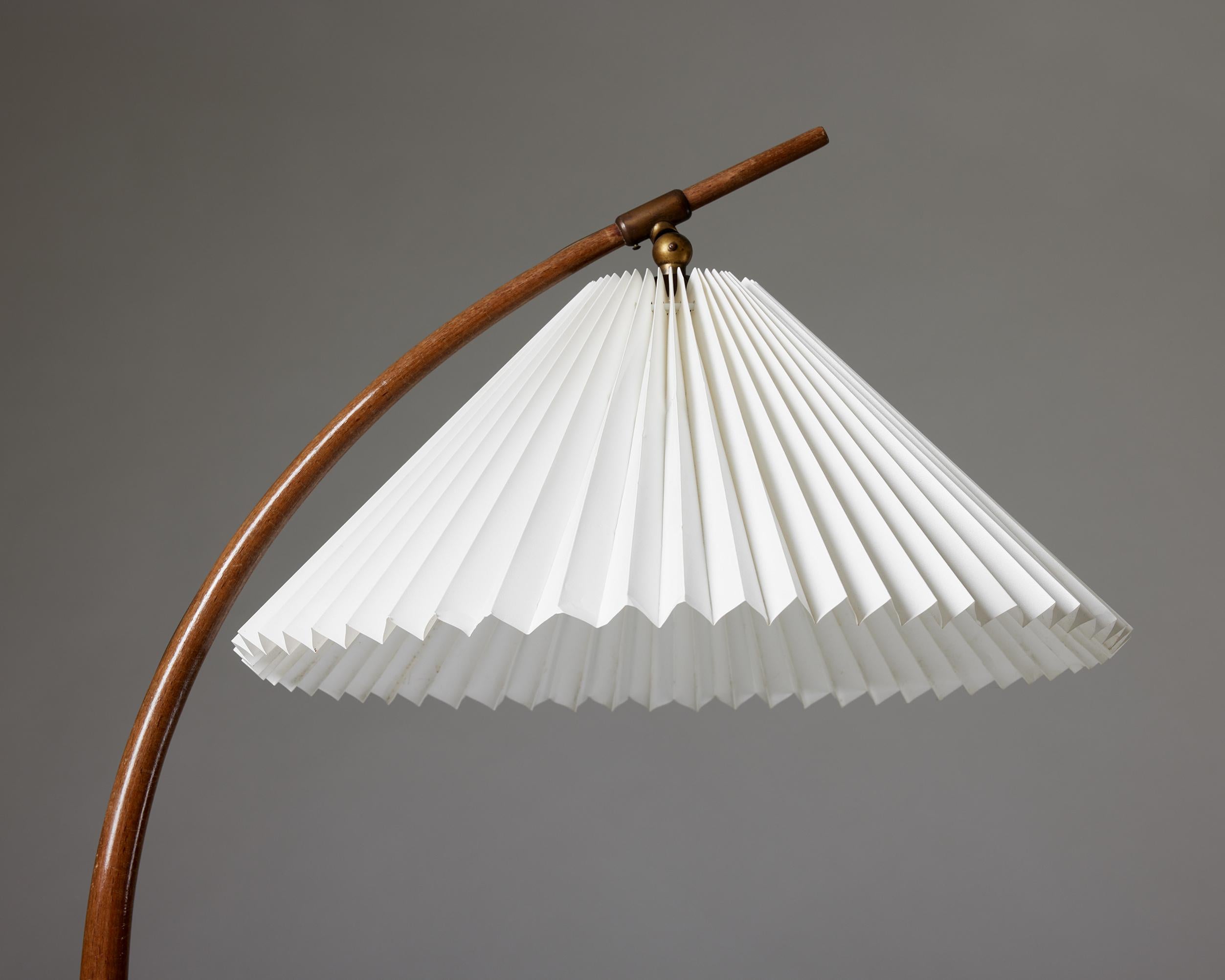 Danish Floor lamp ‘Bridge’ designed by Severin Hansen Jr. for Haslev Möbler, Denmark For Sale