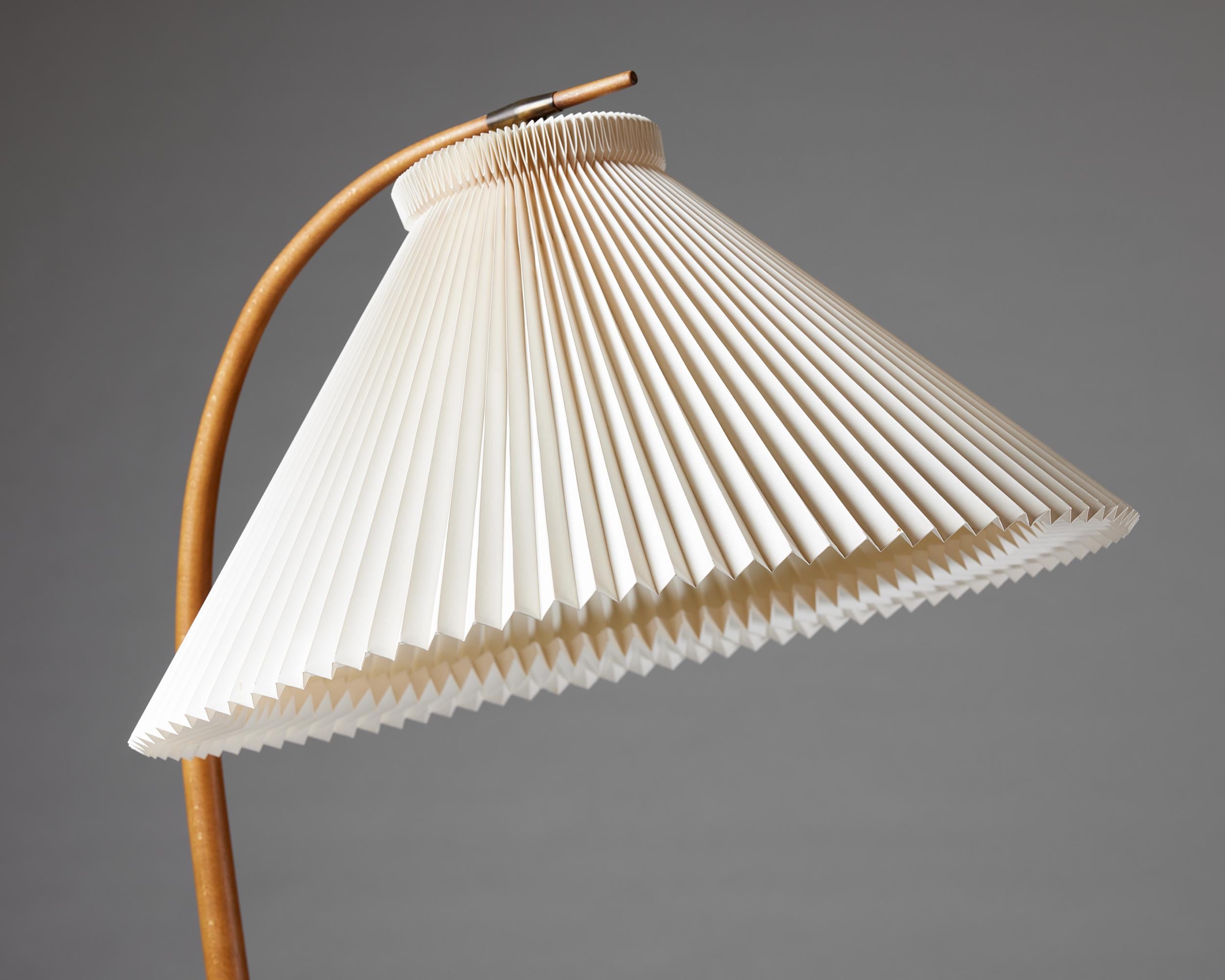 Mid-20th Century Floor lamp ‘Bridge’ designed by Severin Hansen Jr. for Haslev Möbler, Denmark For Sale