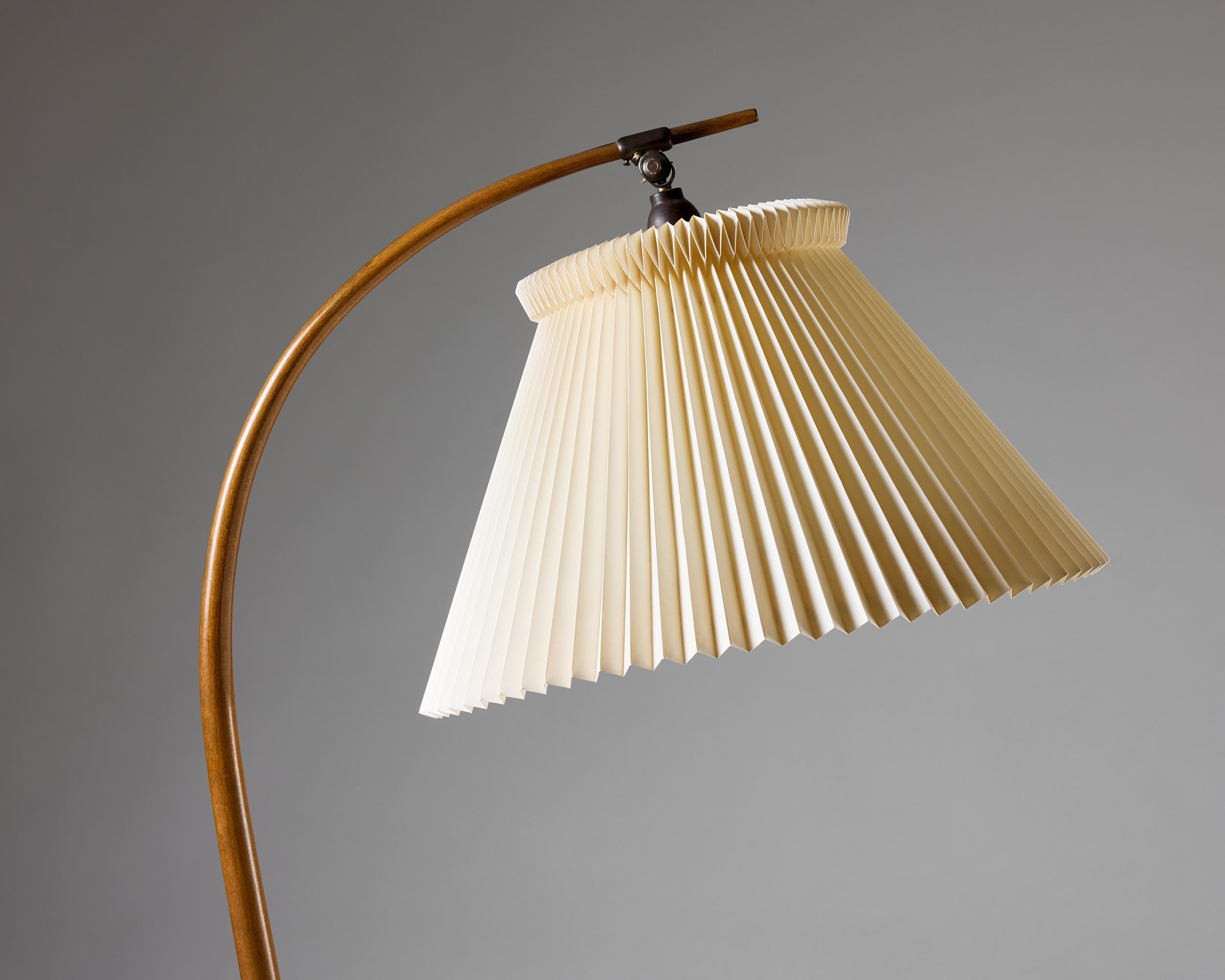 Mid-20th Century Floor lamp 'Bridge' Designed by Severin Hansen Jr for Haslev Möbler Denmark For Sale