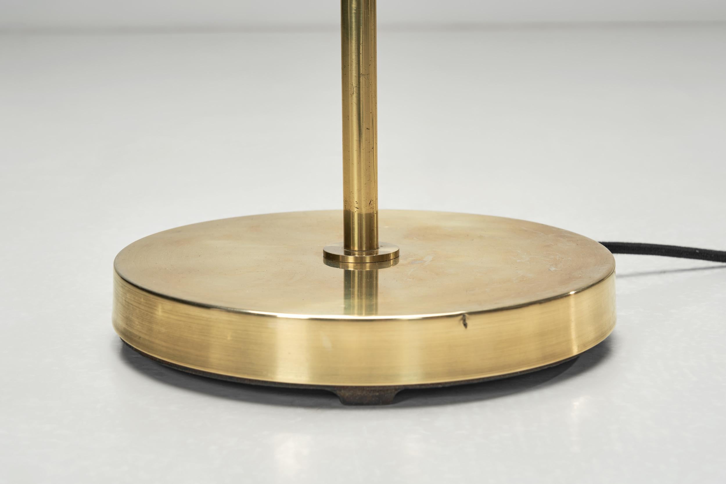 Lampadaire par AB Armaturhantverk, Suède Seconde moitié du 20e siècle en vente 11