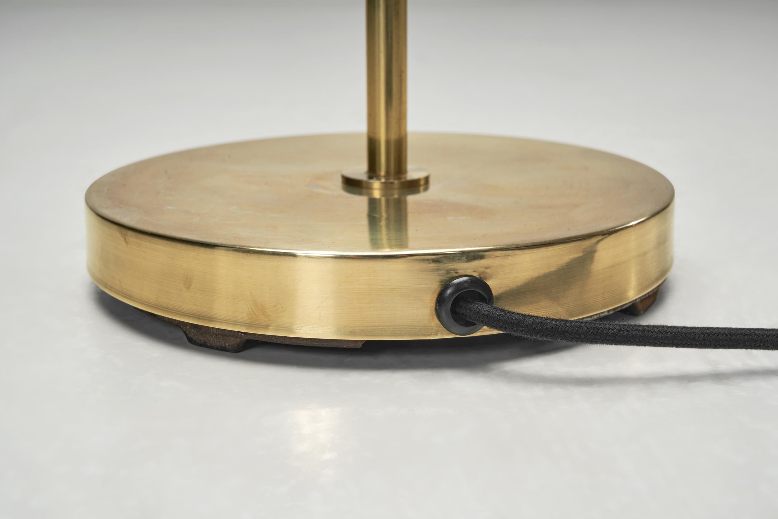 Lampadaire par AB Armaturhantverk, Suède Seconde moitié du 20e siècle en vente 12