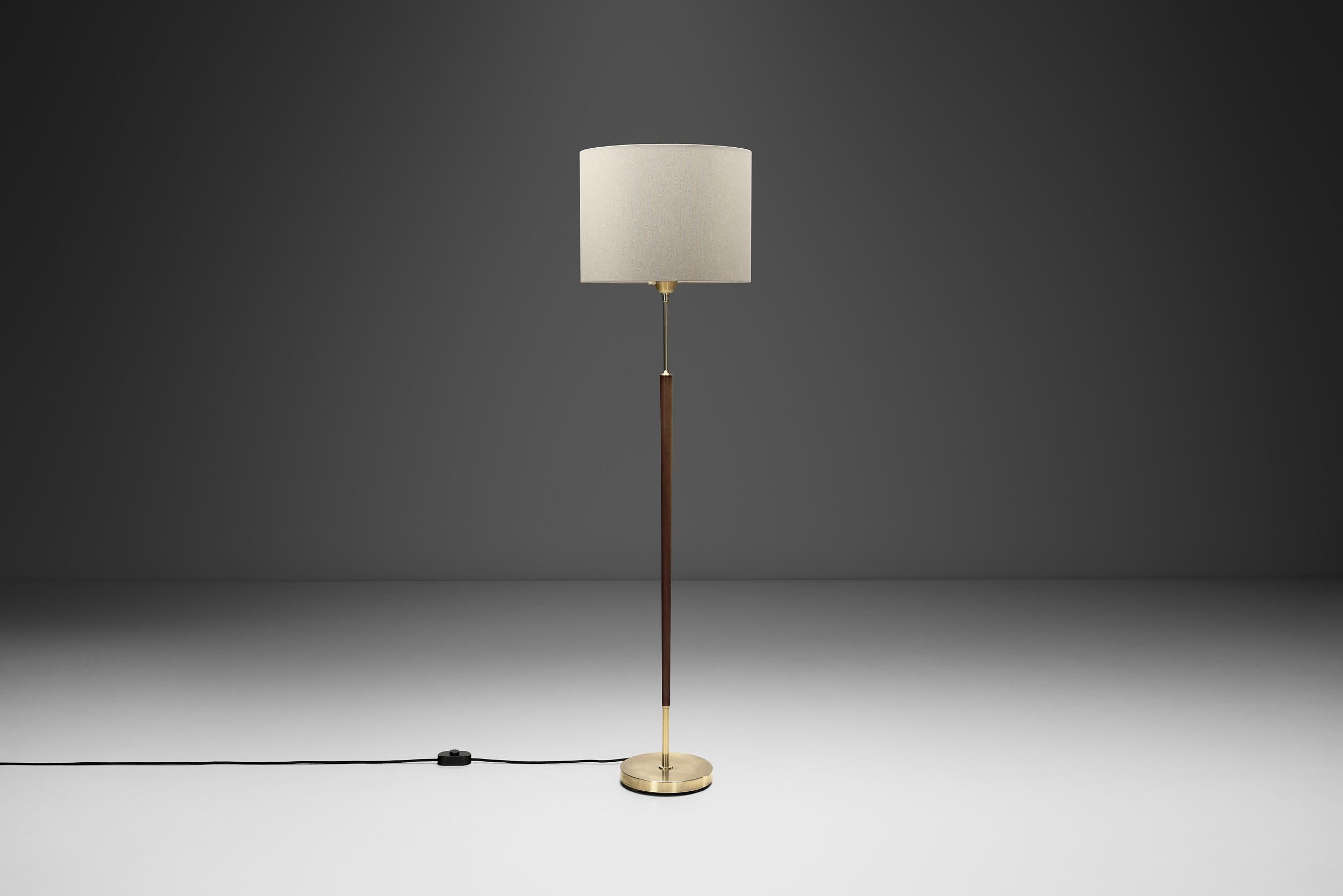 Mid-Century Modern Lampadaire par AB Armaturhantverk, Suède Seconde moitié du 20e siècle en vente