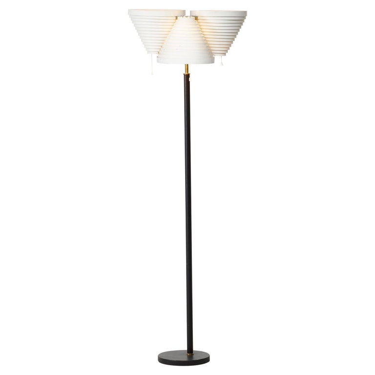 Alvar Aalto floor lamp, 1959, offered by Objet d'art Alexandre Ferucci 