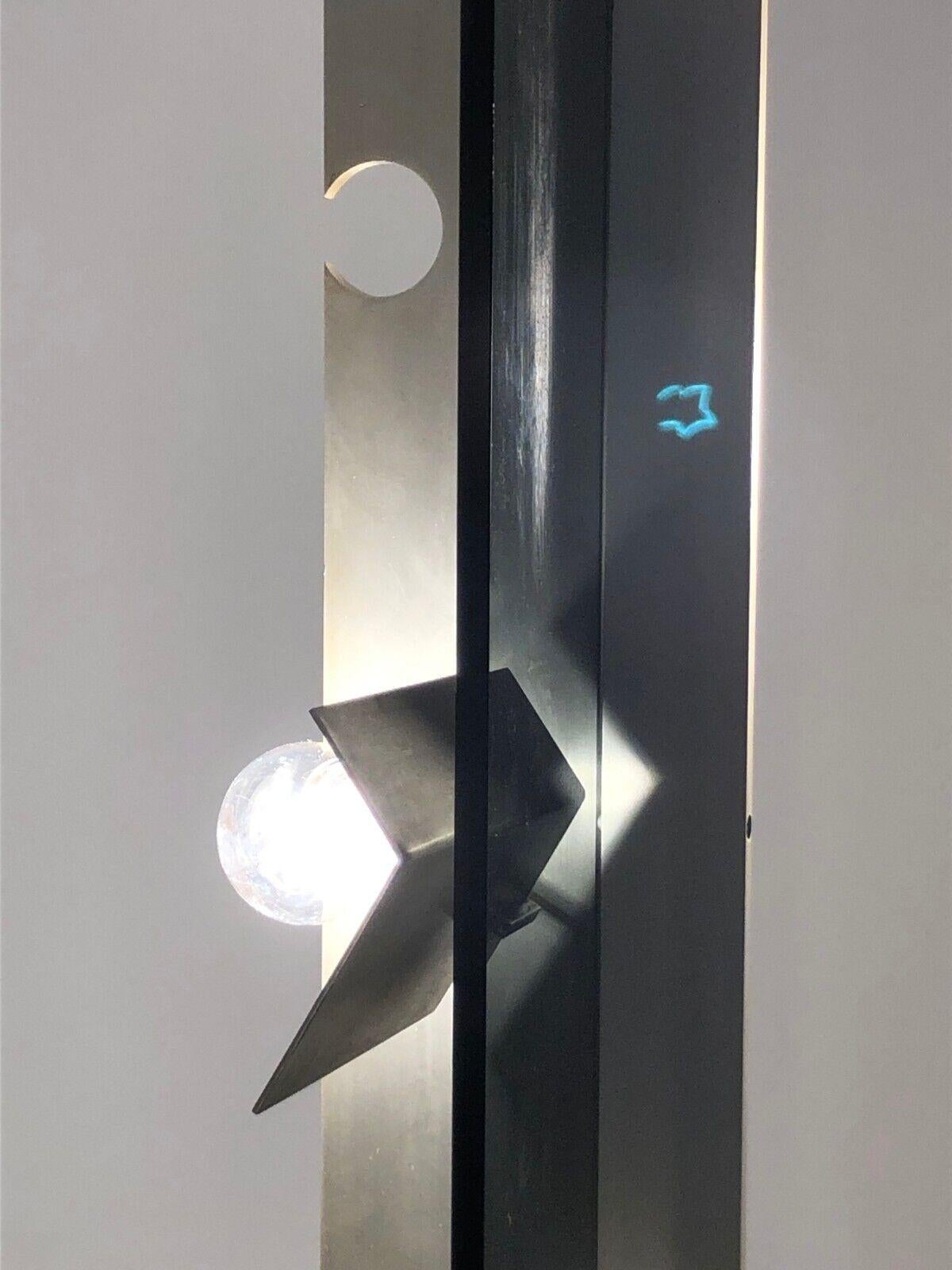 Ère spatiale UN FLOOR LAMP constructiviste RADICAL d'AngELO BROTTO, pour ESPERIA, Italie 1960 en vente