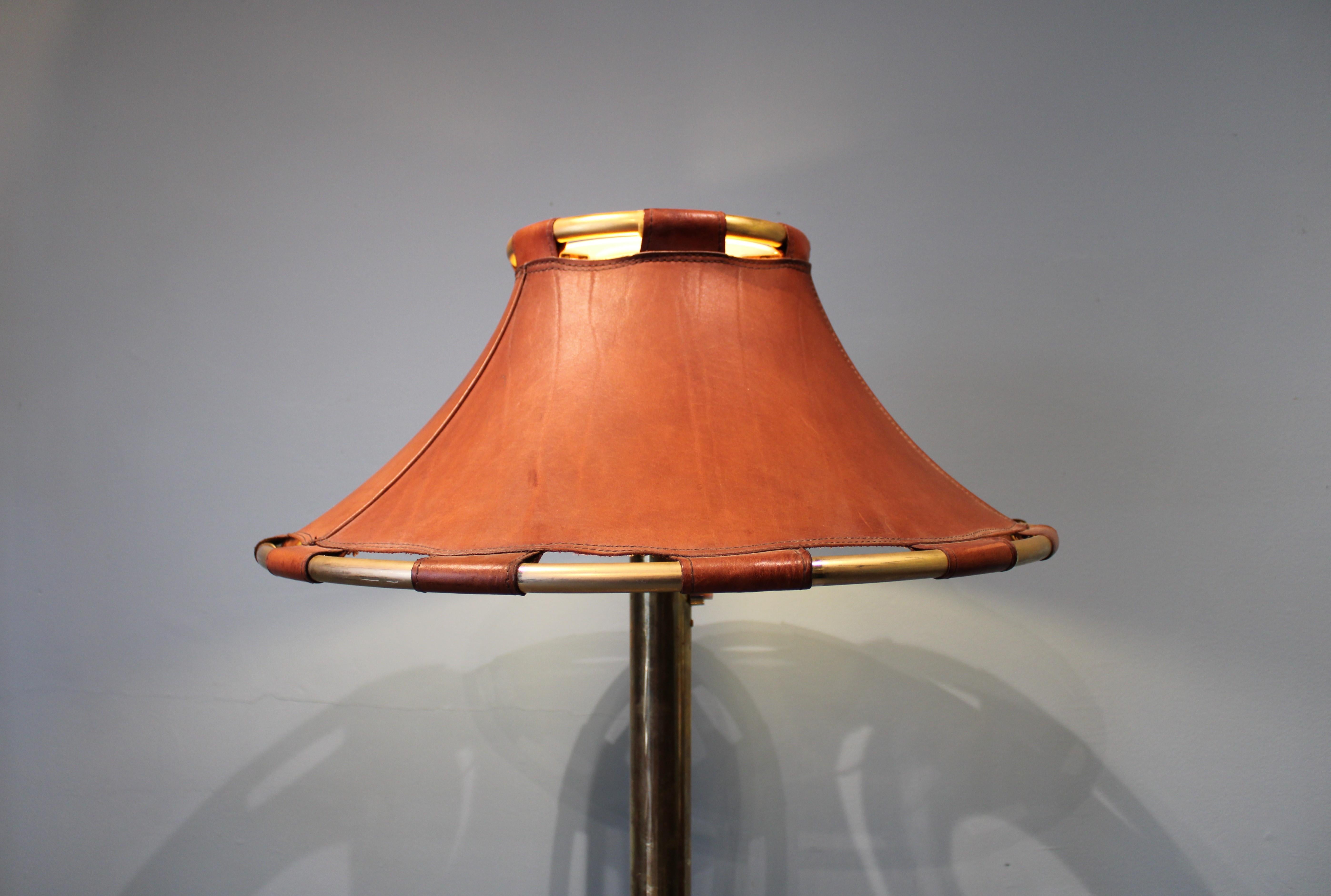 Floor lamp model Anna in leather and brass by Anna Ehrner, for Ateljé Lyktan.
1970s, made in Sweden.