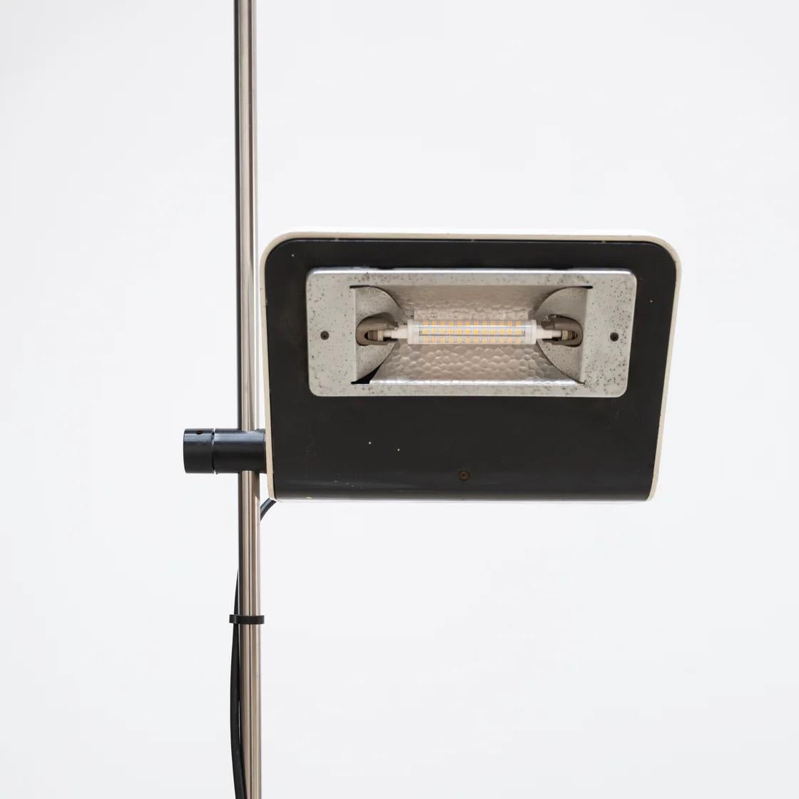 Lámpara de pie de Bruno Gecchelin para Arteluce, Italia, años 70 en venta 2