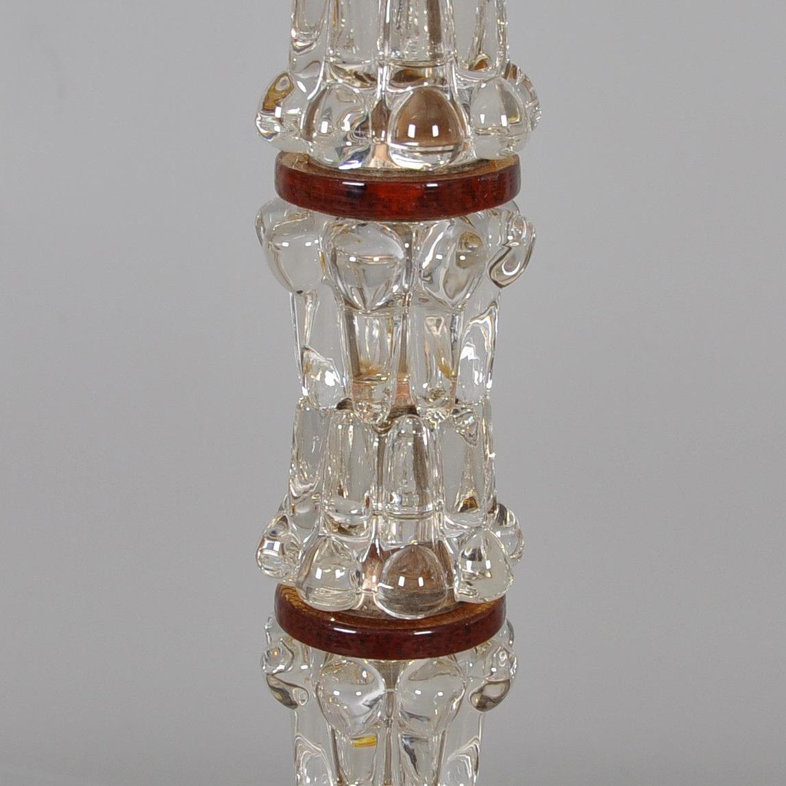 Scandinavo moderno Lampada da terra di Carl Fagerlund in vetro trasparente e arancione per Orrefors, Svezia, anni '60 in vendita