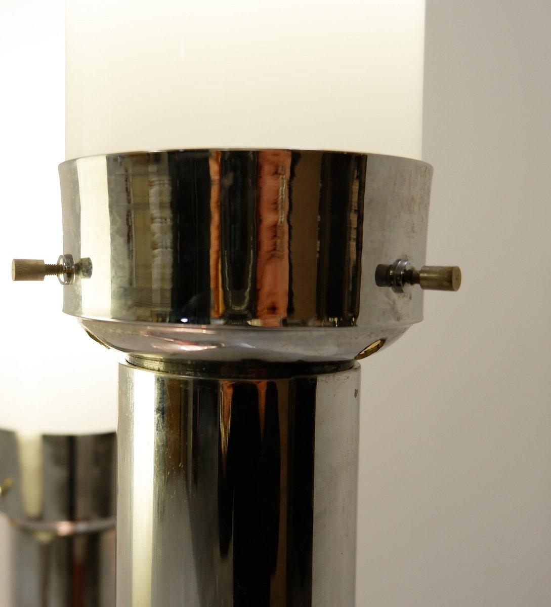 Lampada da terra di Carlo Nason per Mazzega, Italia, anni '70
Carlo Nason Lampada da terra cromo e pelle anni '70
Misure: Ø38cm H. 128cm
Materiali : Cromo - Vetro - Pelle 
Usura coerente con l'età e l'uso.
Venduto senza lampadina: vedi foto