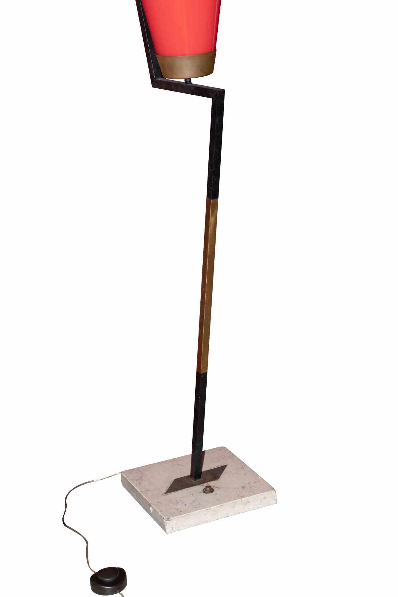 Floor lamp is an original design lamp realized in the 1970s by Gino Vistosi. 

Murano glass shade, metal, brass and marble. 

Total Dimensions: 163 cm x 24 cm x 24 cm.

Excellent conditions.