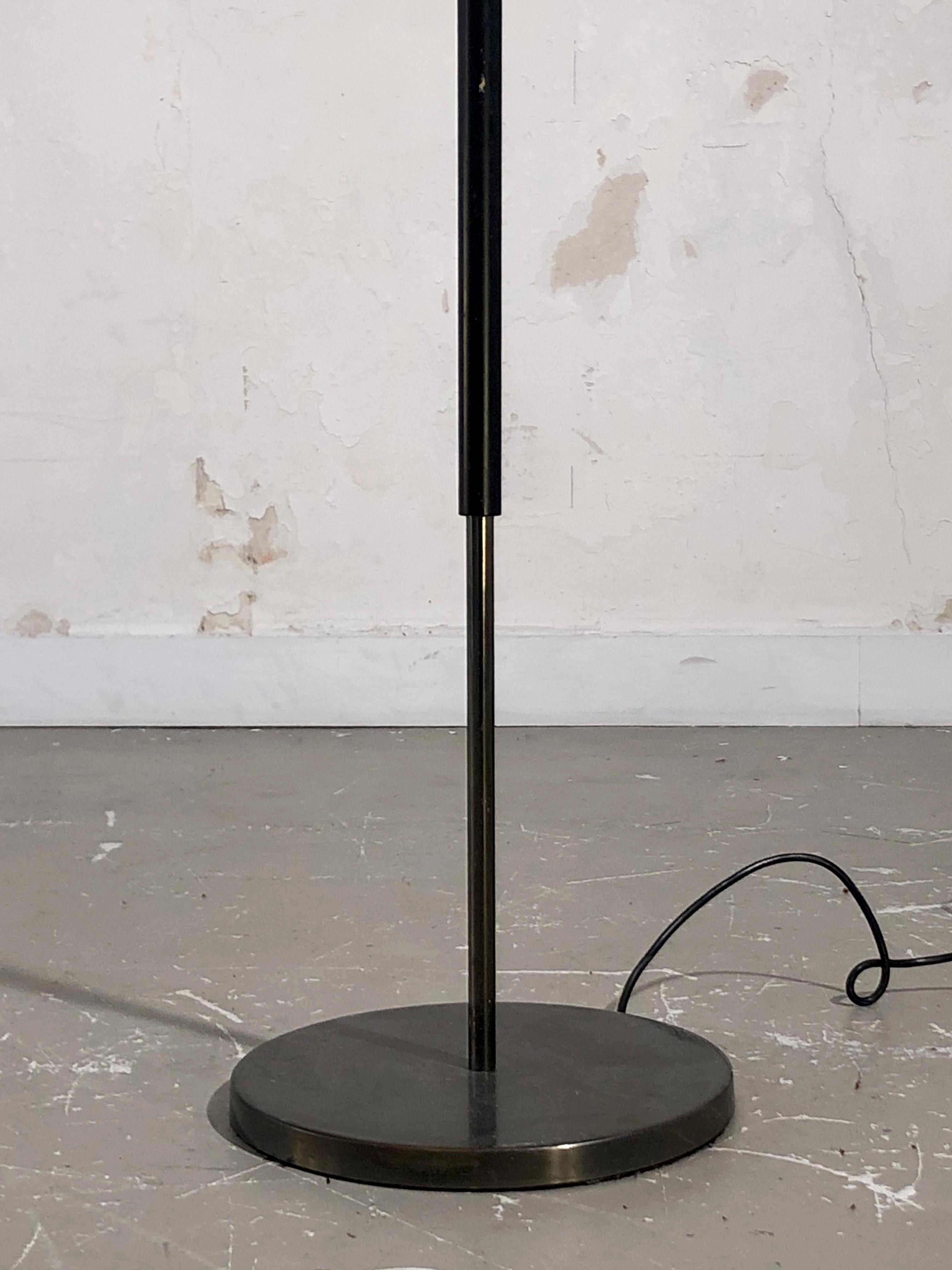 Ère spatiale A MID-CENTURY-MODERN MODERNIST FLOOR LAMP par OSTUNI & FORTI, O-LUCE, Italie, 1960 en vente