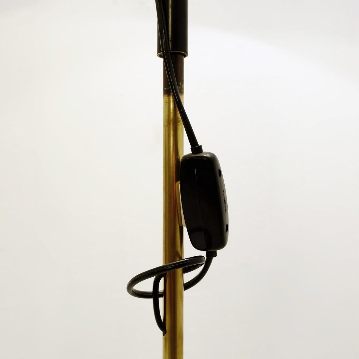 Mid-Century Modern Floor Lamp by Giuseppe Ostuni for Oluce, 1950s In Good Condition For Sale In Brussels, BE