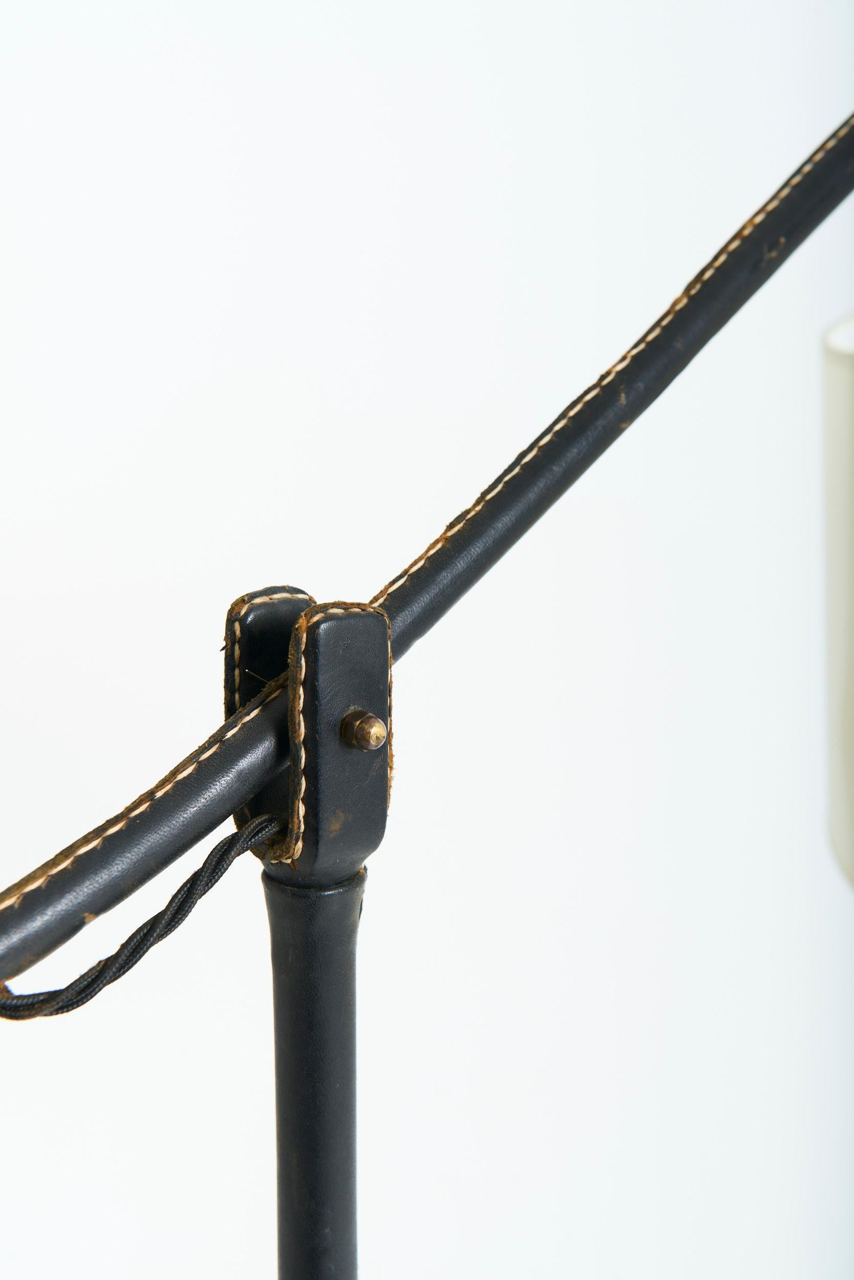 Lampadaire de Jacques Adnet (1900-1984) Bon état - En vente à London, GB