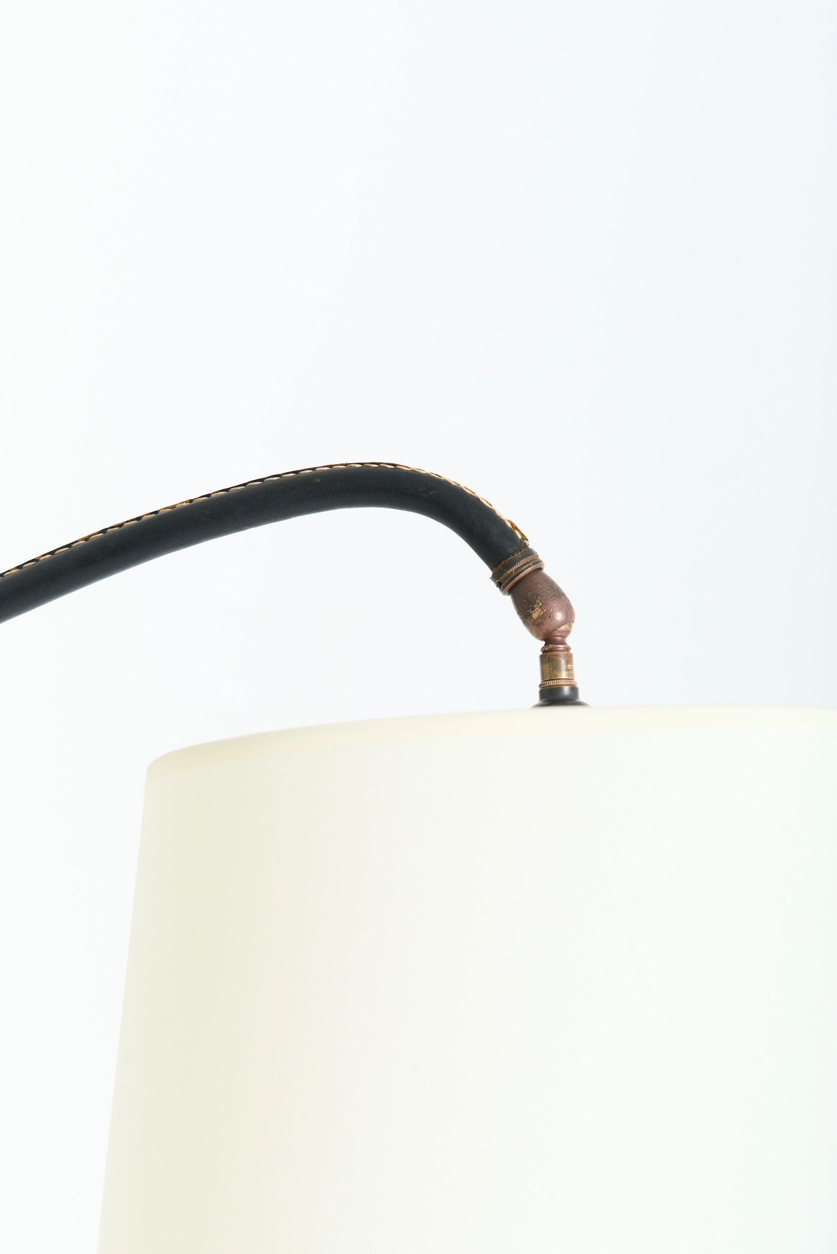 Lampadaire de Jacques Adnet (1900-1984) en vente 2