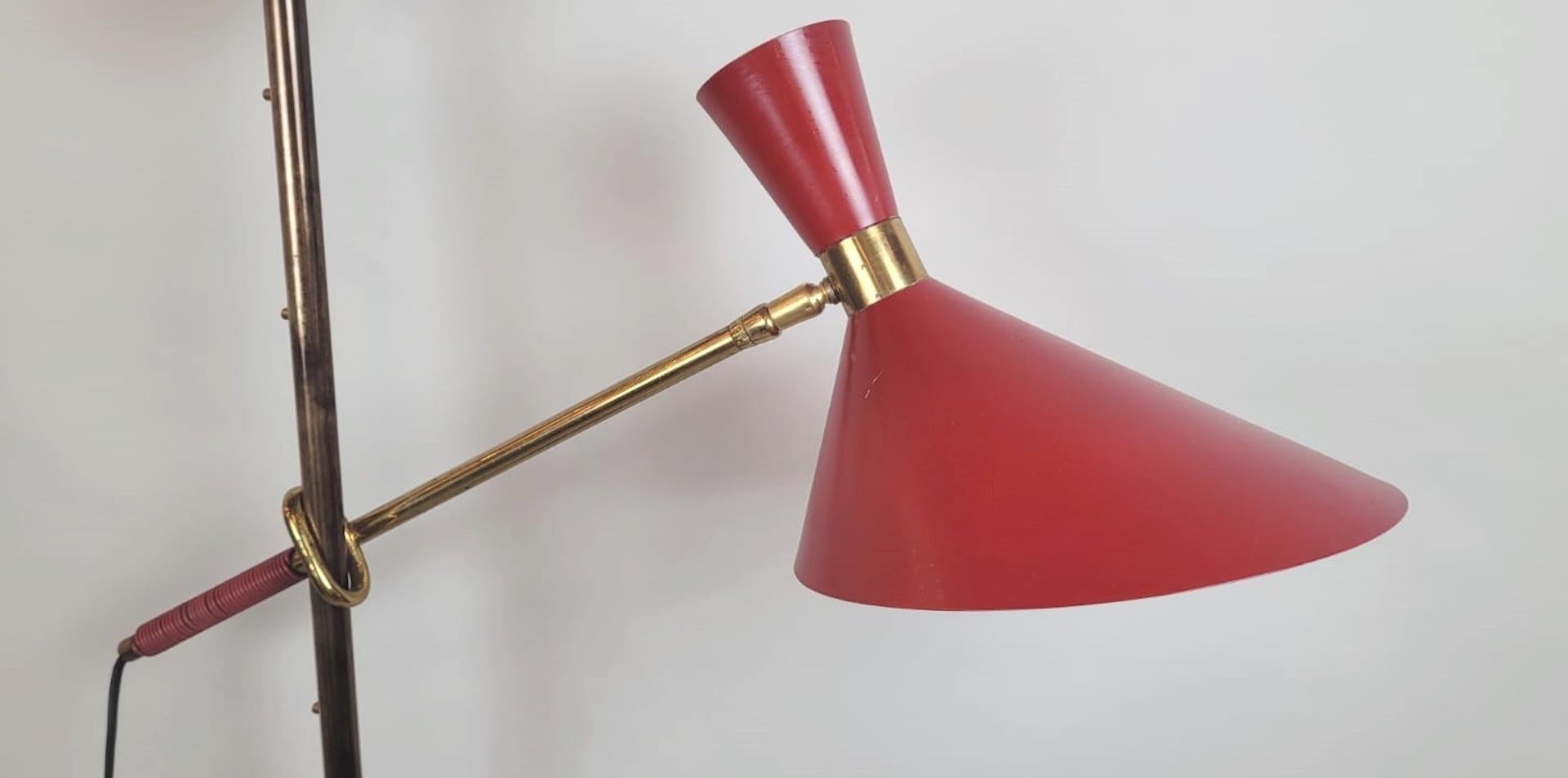 Lámpara de pie de Julius Théodor Kalmar - Latón y chapa barnizada siglo XX en venta