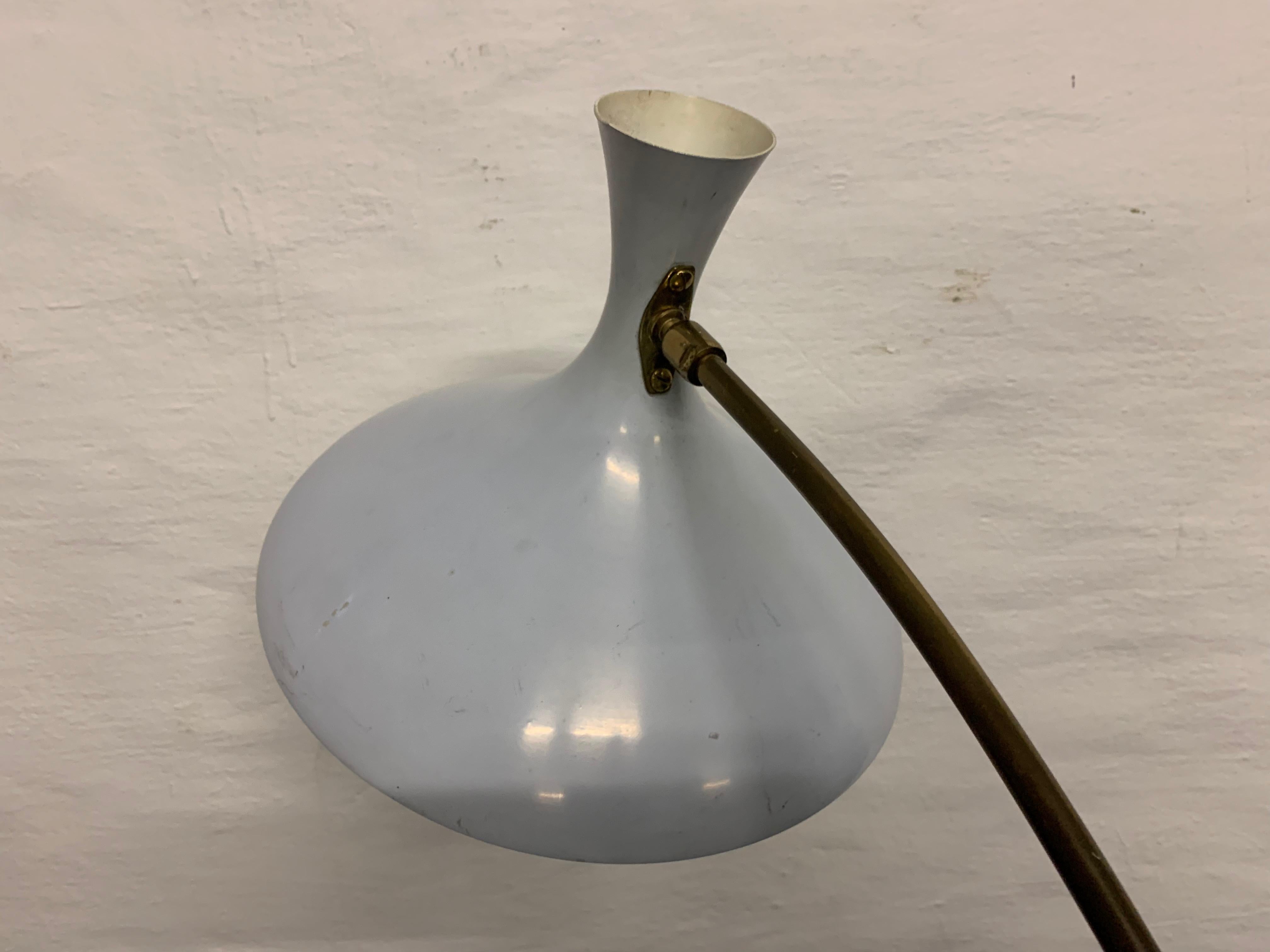 Stehlampe von Louis Kalff (Moderne der Mitte des Jahrhunderts) im Angebot