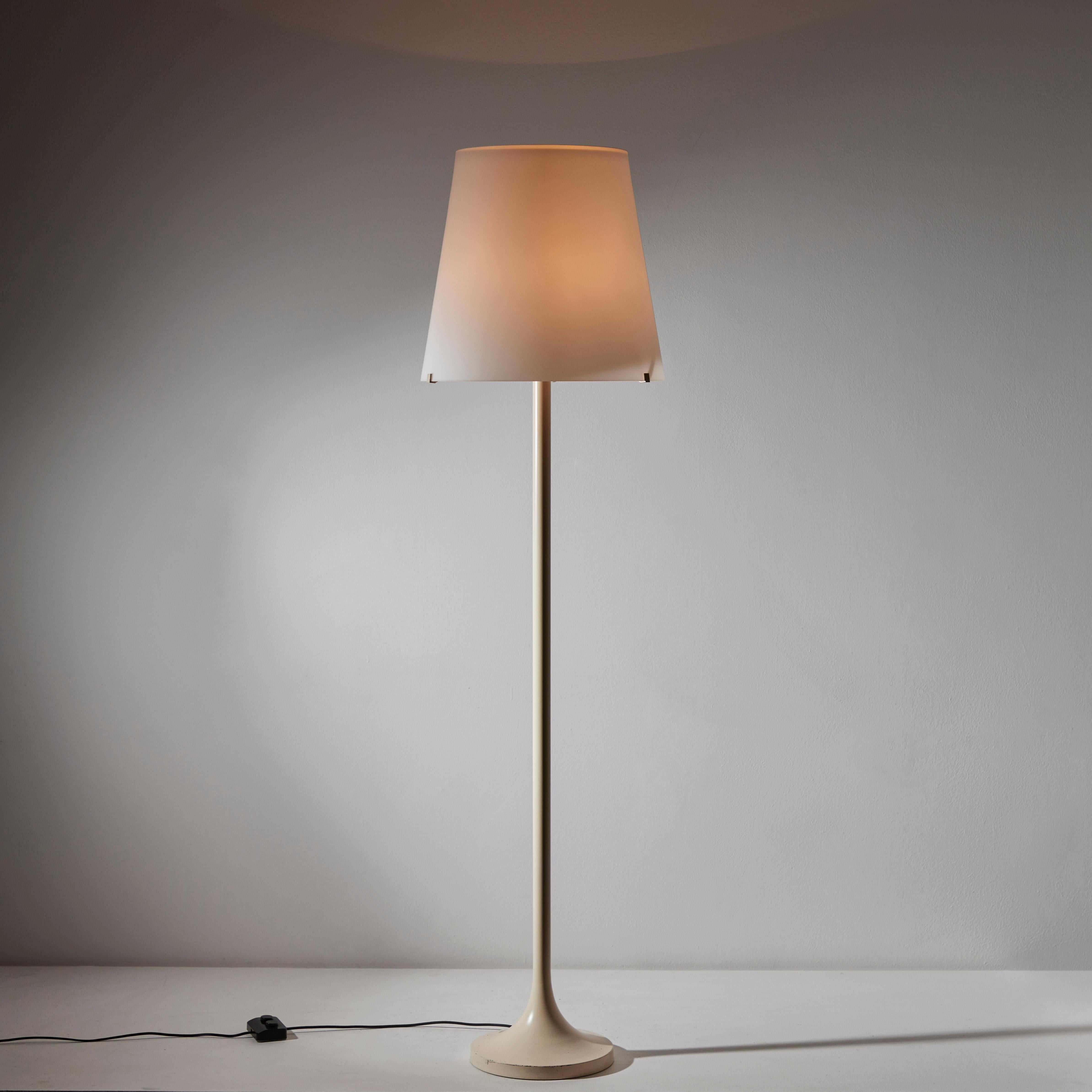 Floor lamp by Max Ingrand for Fontana Arte. Designed and manufactured in Italy, circa 1960's. Glass, metal, original EU cord. Lamping: 120v Upper shade 1 Qty E27 Socket 60w G25 Frosted Bulb. Lower Shade 4Qty E27 Sockets 40w Frosted Bulb. Lightbulbs