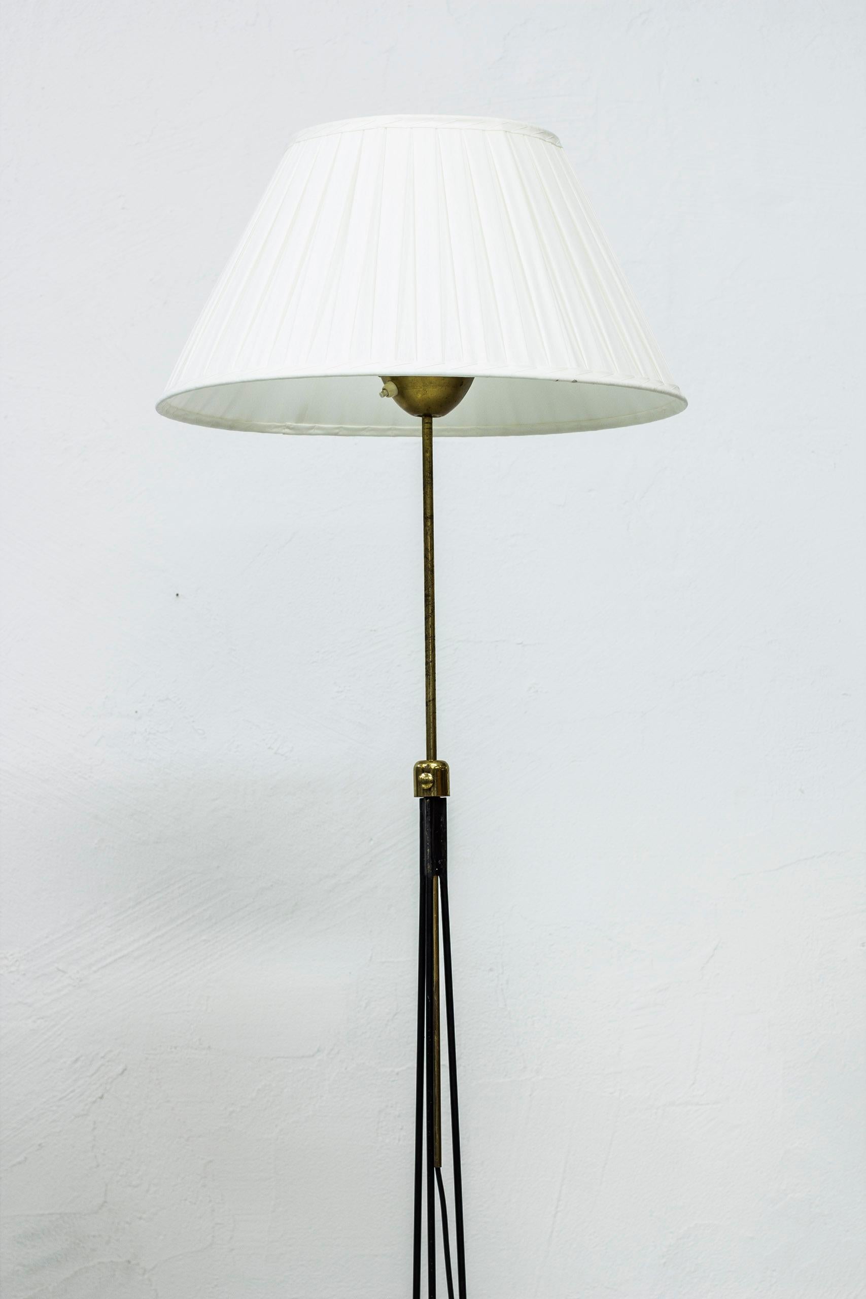 Mid-20th Century Floor Lamp by Nils Strinning for String Design, Sweden, 1950s