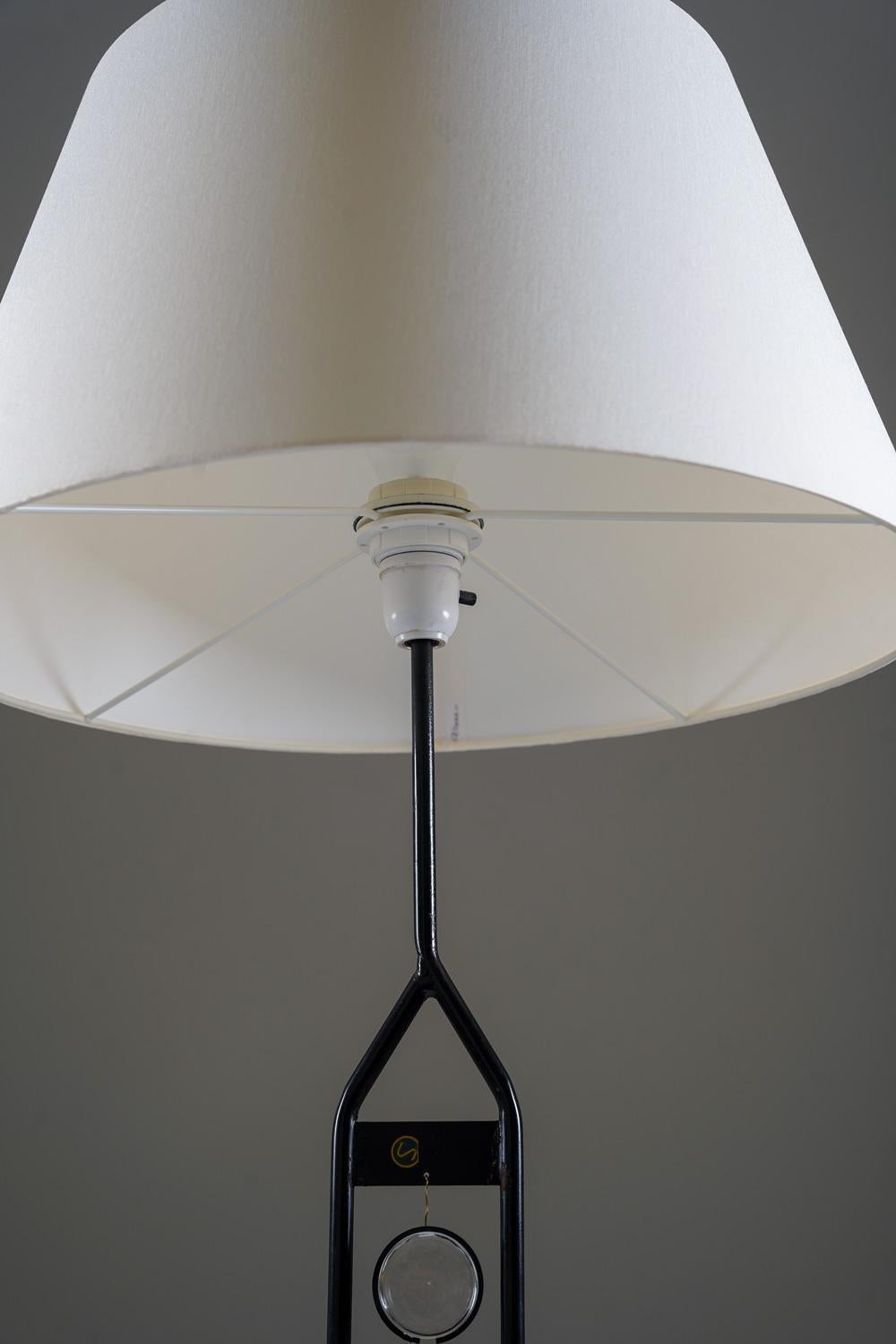 Lámpara de pie de Nybro Armaturfabrik, Suecia, años 60 Sueco en venta