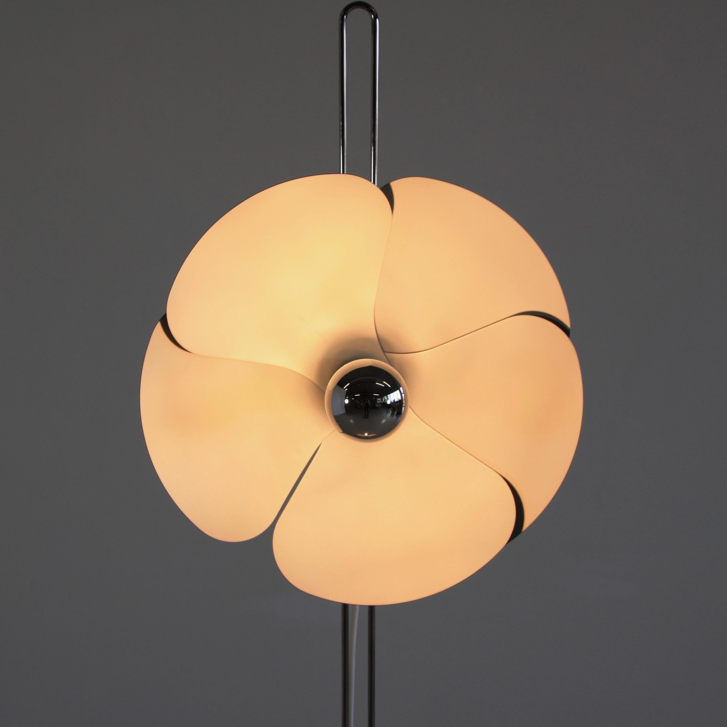 Floor lamp designed by Olivier Mourgue. France, Disderot, 1967.

Model 2093 with two swivelling reflectors. Chromed metal base and stem, brushed aluminium reflectors. An elegant model with two reflectors.

Reference: Krzentowski, Clemence &