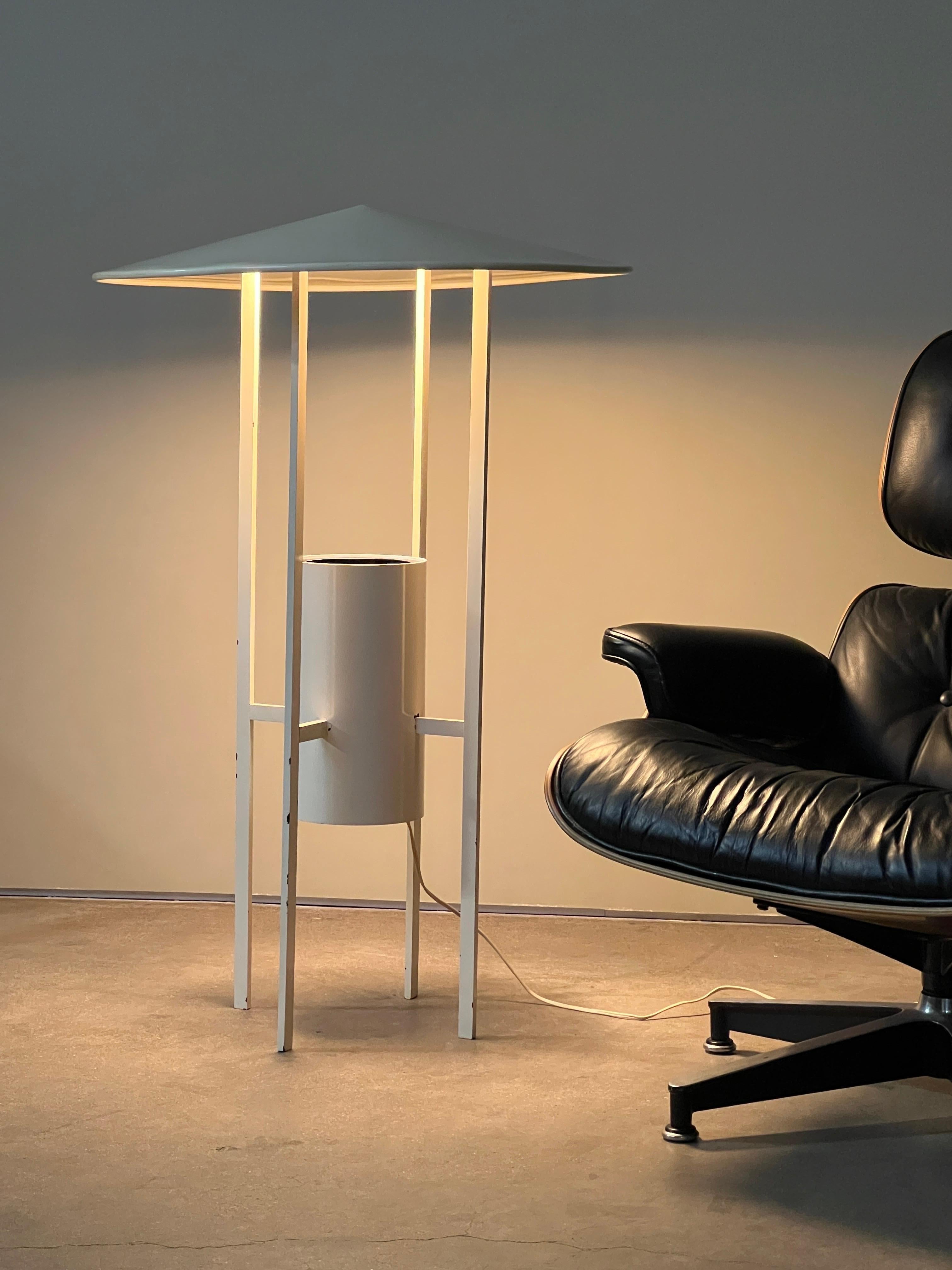 Floor Lamp by Philip Johnson and Richard Kelly In Good Condition For Sale In Dallas, TX