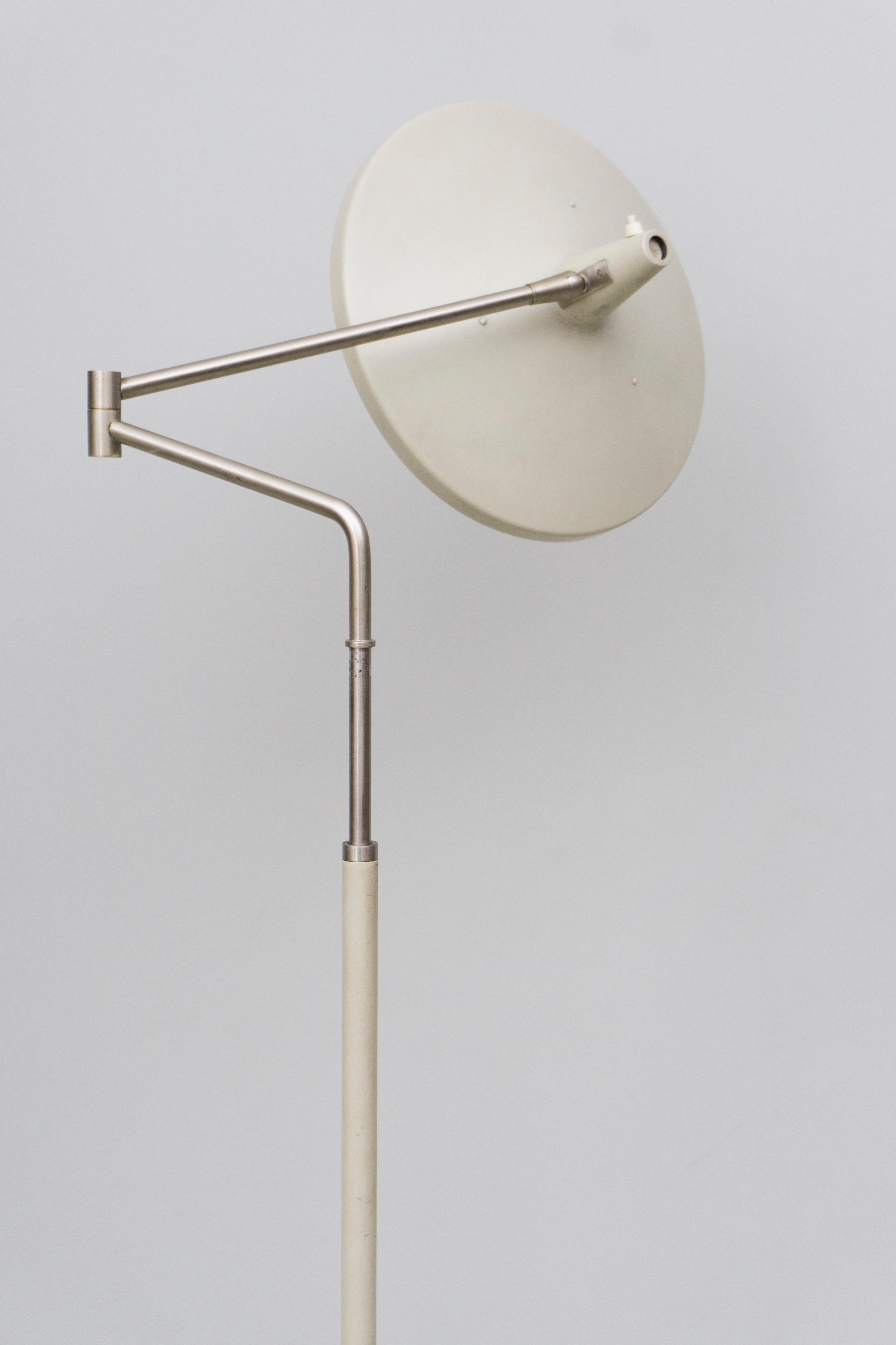 Italian Adjustable Floor Lamp, eggshell lacquered metal, by Stilnovo, 1960