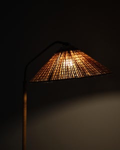Stehlampe von einem unbekannten Designer aus Rattan, Messing und Glas, Schweden, 1940er Jahre