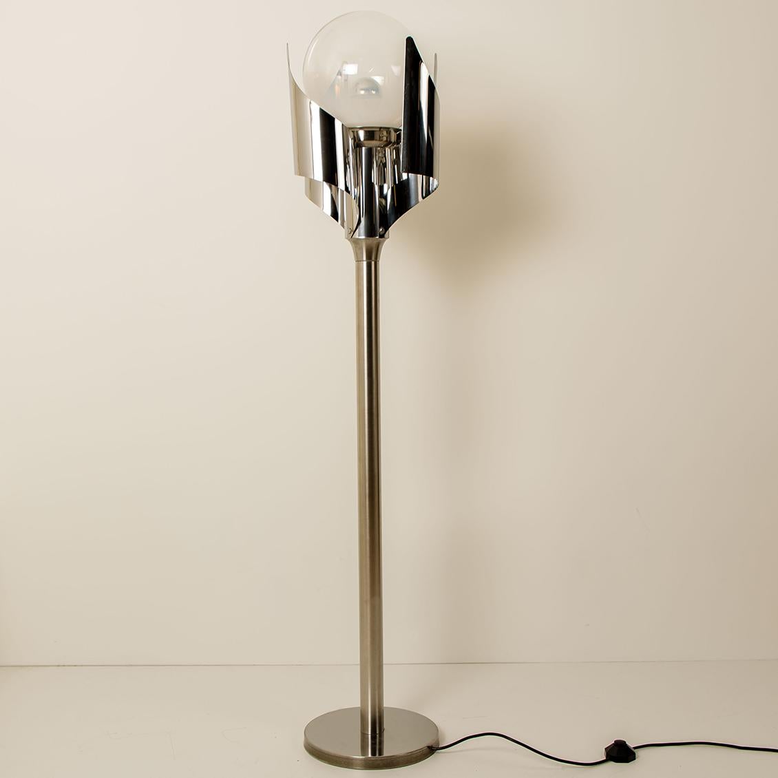 Floor Lamp Chrome Blown Glass by Reggiani, Italy, 1970 For Sale 3