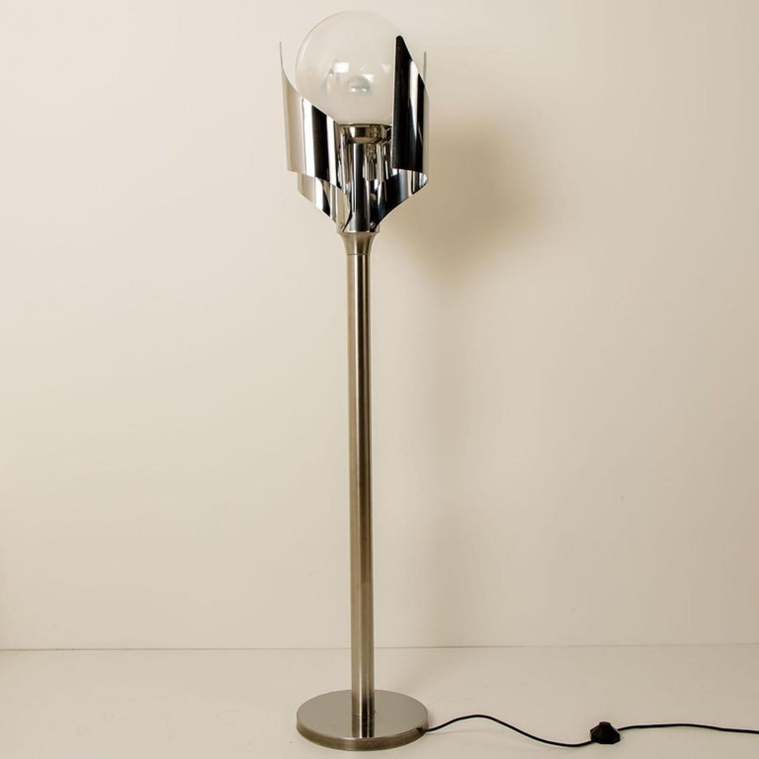 Floor Lamp Chrome Blown Glass by Reggiani, Italy, 1970 For Sale 2
