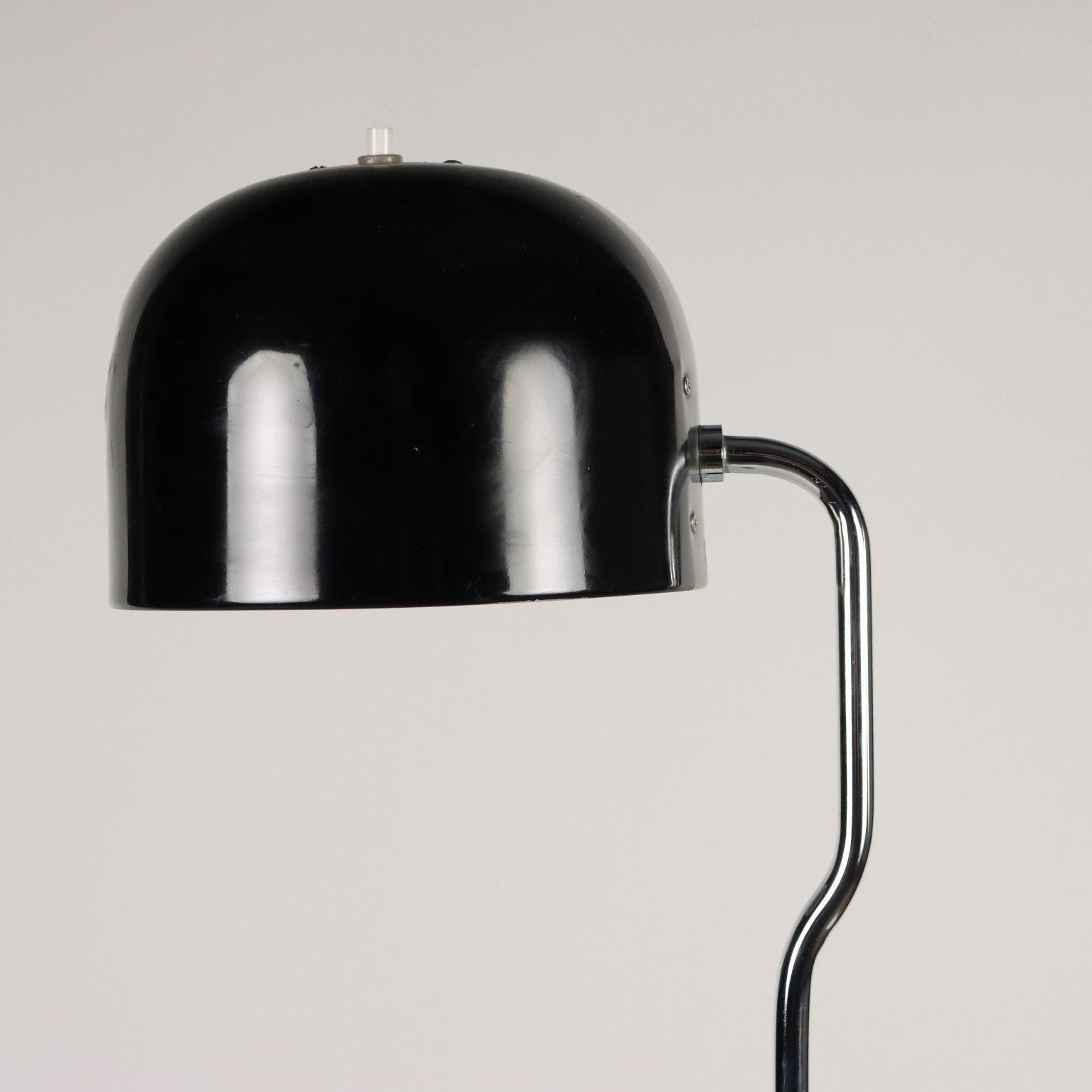 Floor Lamp Chromed Aluminum, Italy, 1960s-1970s In Good Condition For Sale In Milano, IT