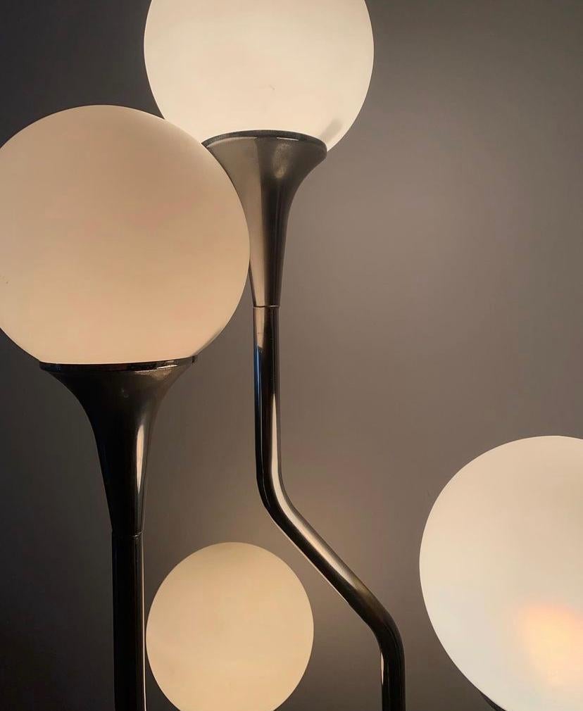 Mid-Century Modern Floor lamp designed by Goffredo Reggiani for Studio Reggiani, 1960's Italy For Sale