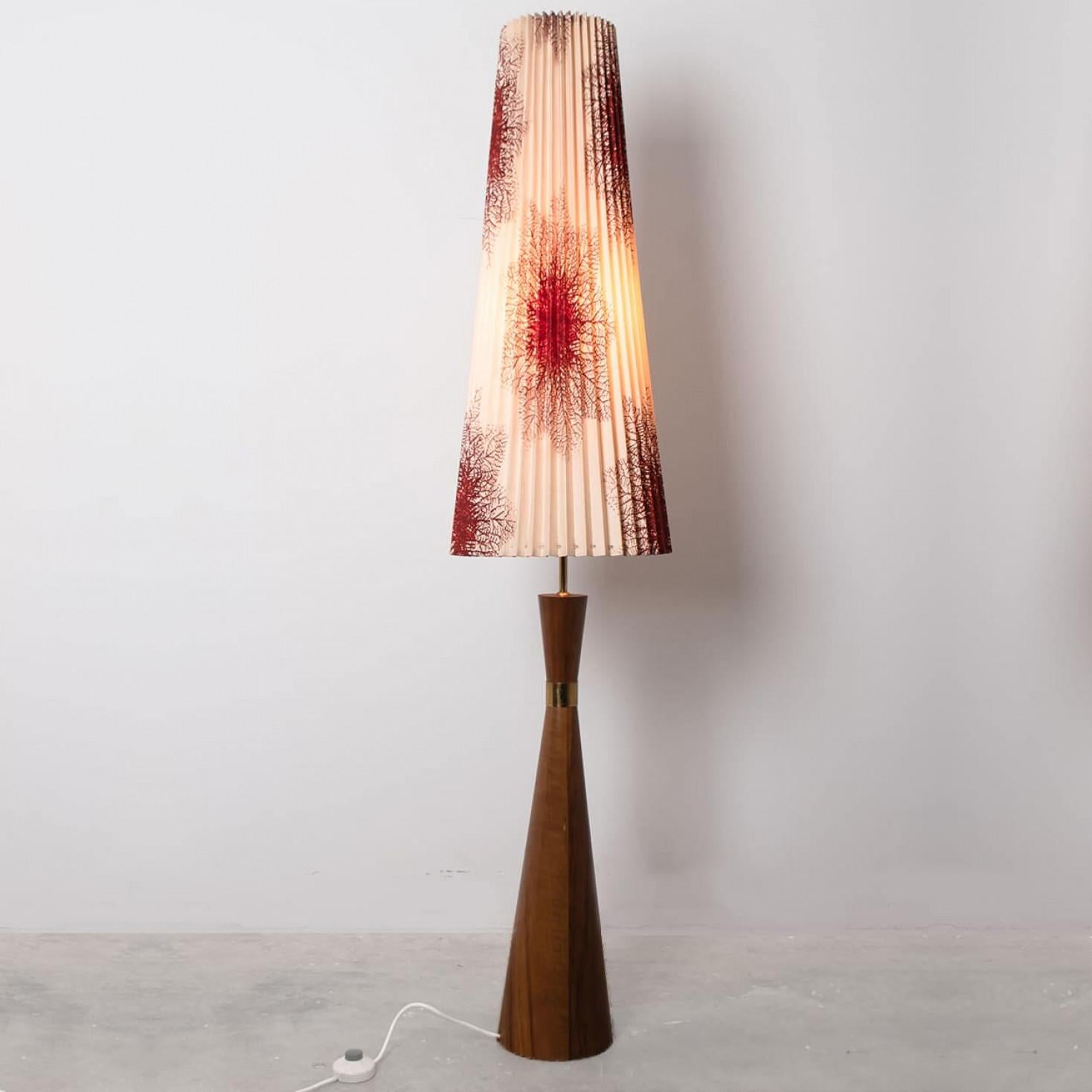 Space Age Lampada da terra Diabolo Red Beige di Knoll, 1970 in vendita