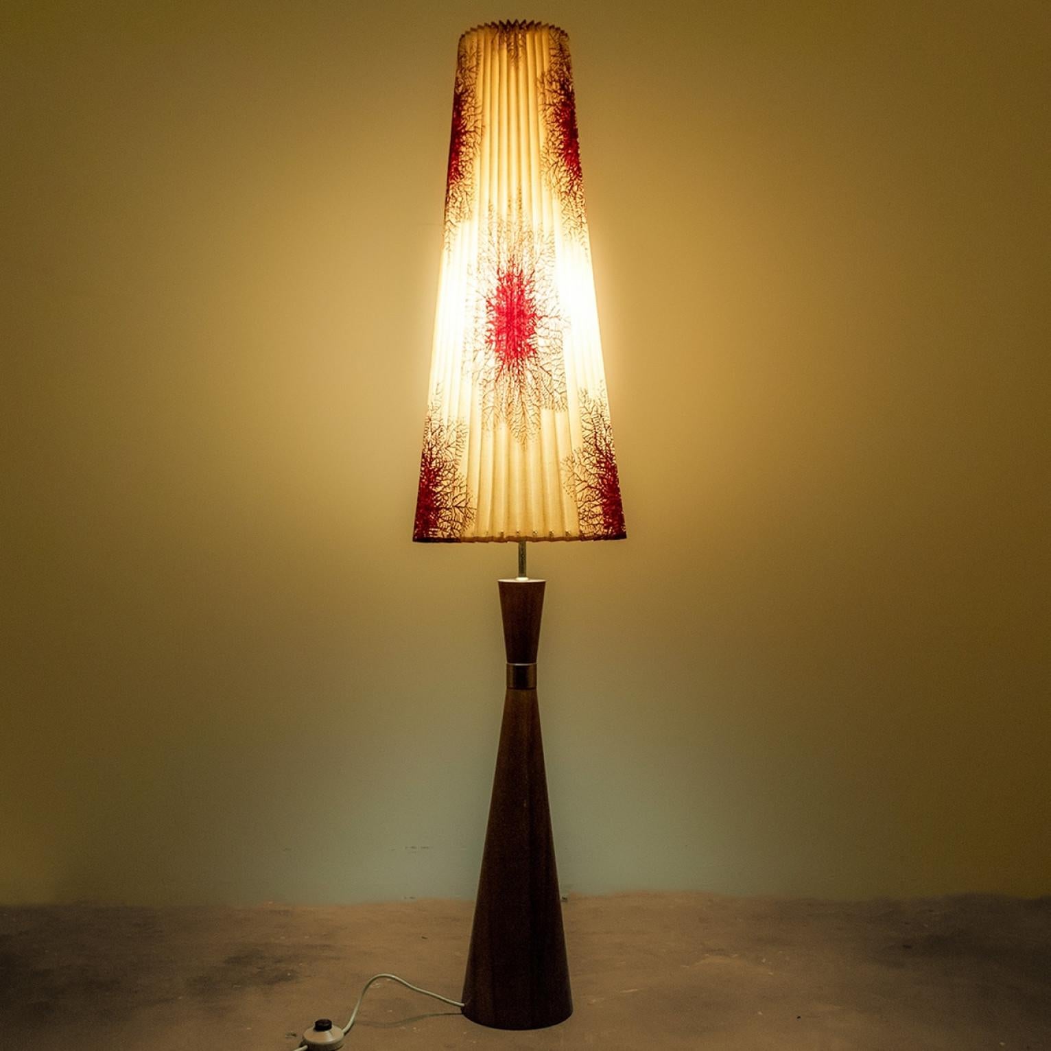 Lampada da terra Diabolo Red Beige di Knoll, 1970 In condizioni buone in vendita a Rijssen, NL