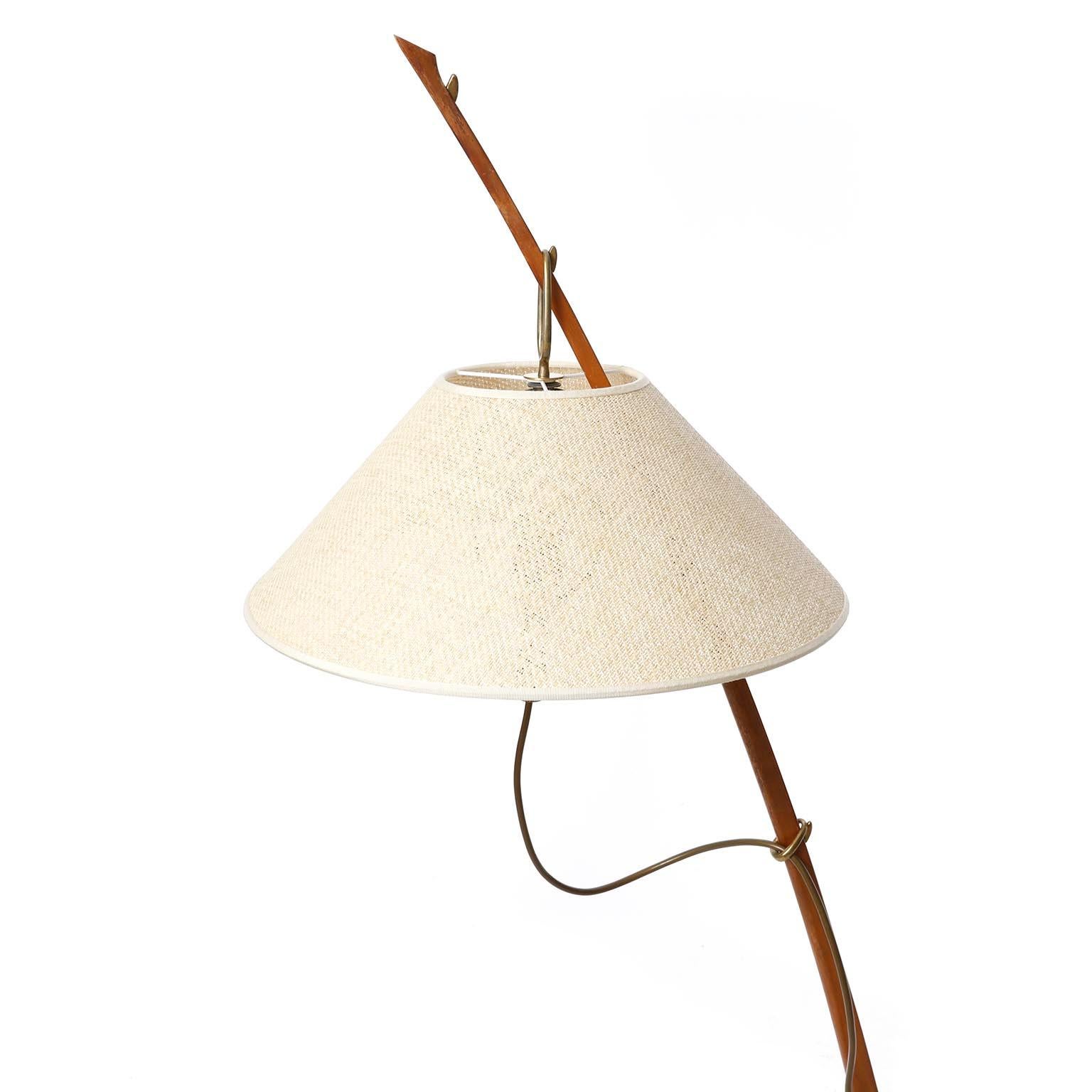 Stehlampe „Dornstab“ Nr. 2076 von J.T. Kalmar, Holzschilfrohr aus patiniertem Messing, 1960 (Mitte des 20. Jahrhunderts) im Angebot