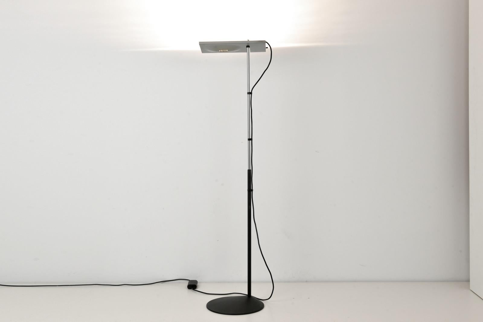 Floor Lamp Duna by Mario Barbaglia and Marco Colombo for Italiana Luce, 1984 In Good Condition For Sale In Berlin, DE