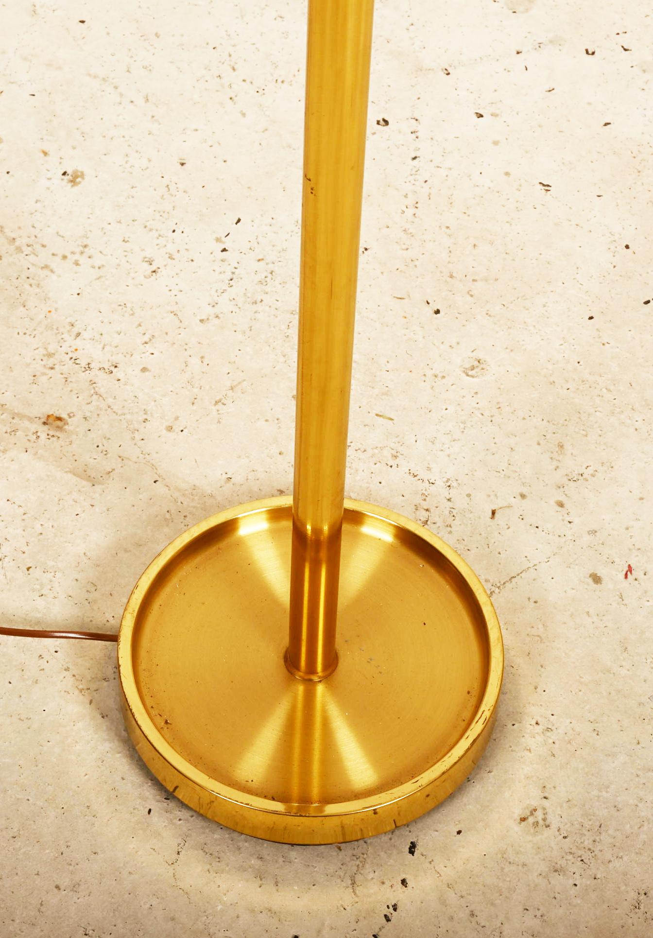 Stehlampe, Fagerhults Beleuchtung aus den 1960er Jahren (Messing) im Angebot