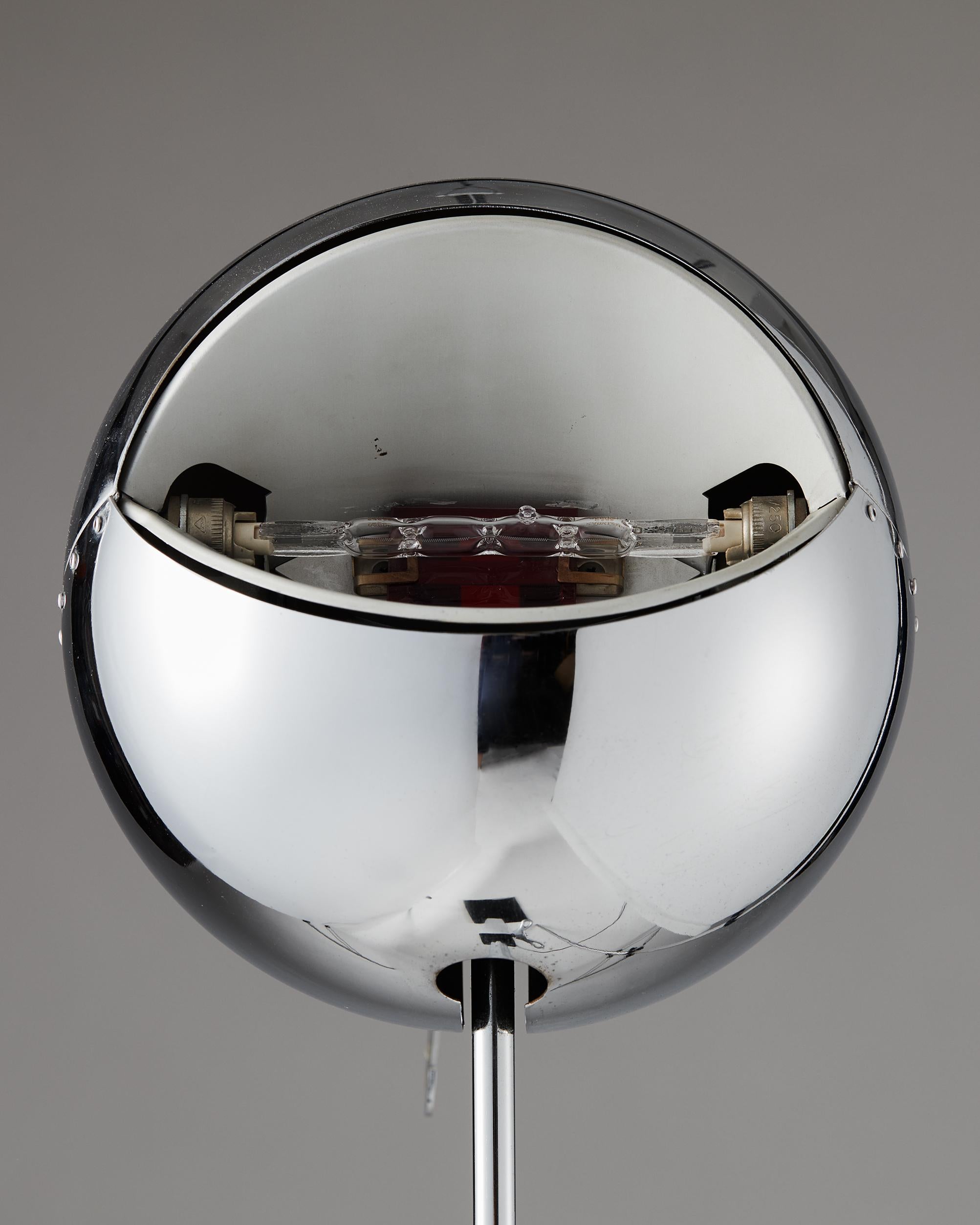 Chrome Lampadaire boule de feu conçu par Carlo Forcolini, années 1980 en vente