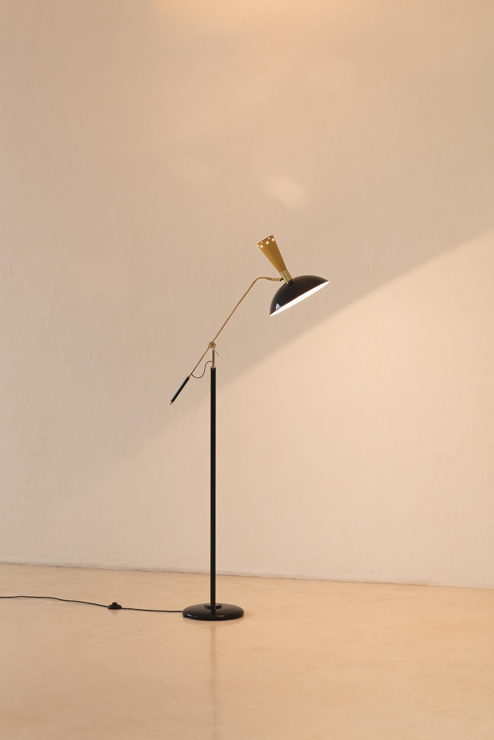 Design Modernity du milieu du siècle, Lampadaire par Artiste Unknown, circa 1950s Excellent état - En vente à New York, NY