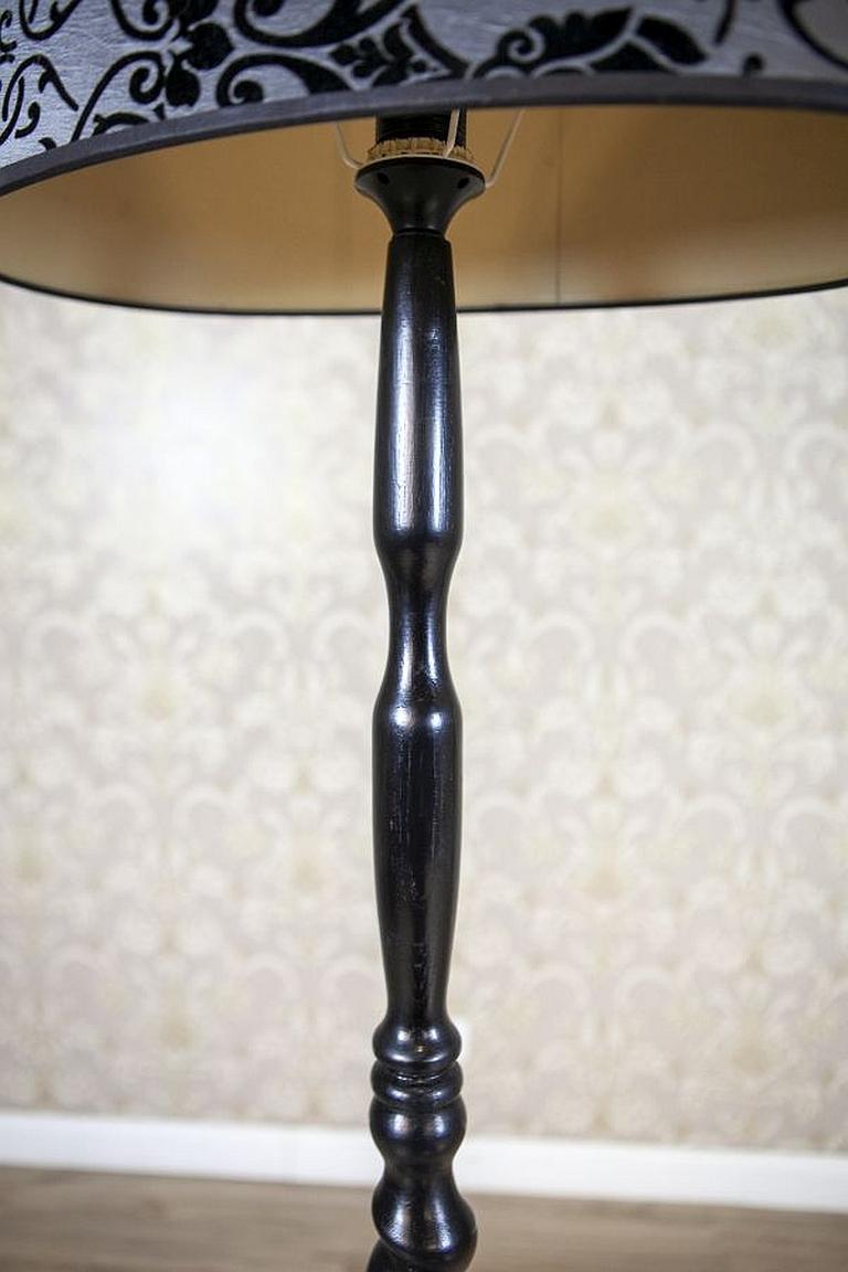 Stehlampe aus dem frühen 20. Jahrhundert mit floralem Stoffschirm im Angebot 1