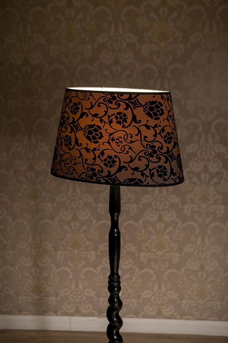 Floor Lamp From the Early 20th Century With Floral Fabric Shade For Sale 5