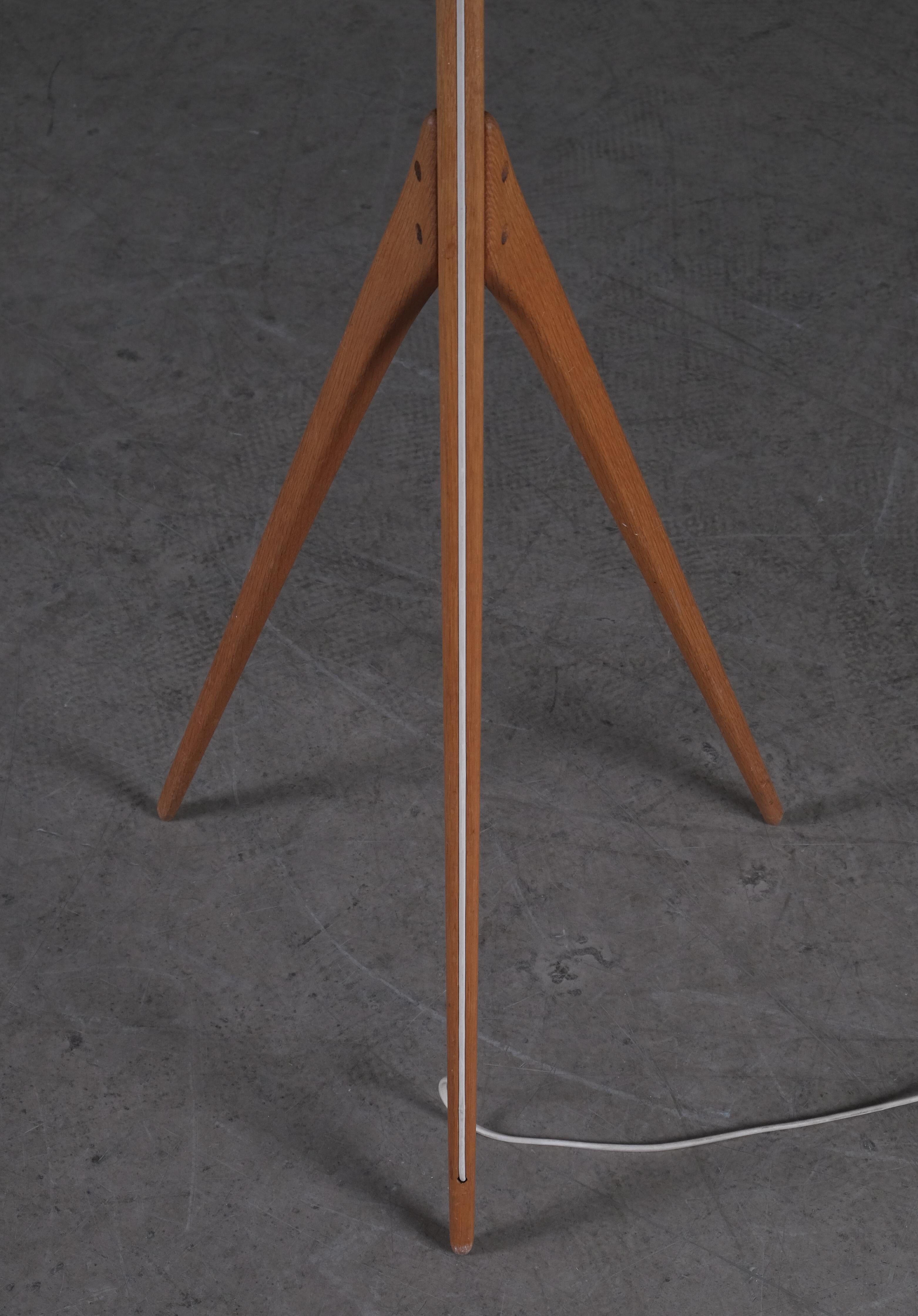 Scandinavian Modern Floor Lamp 