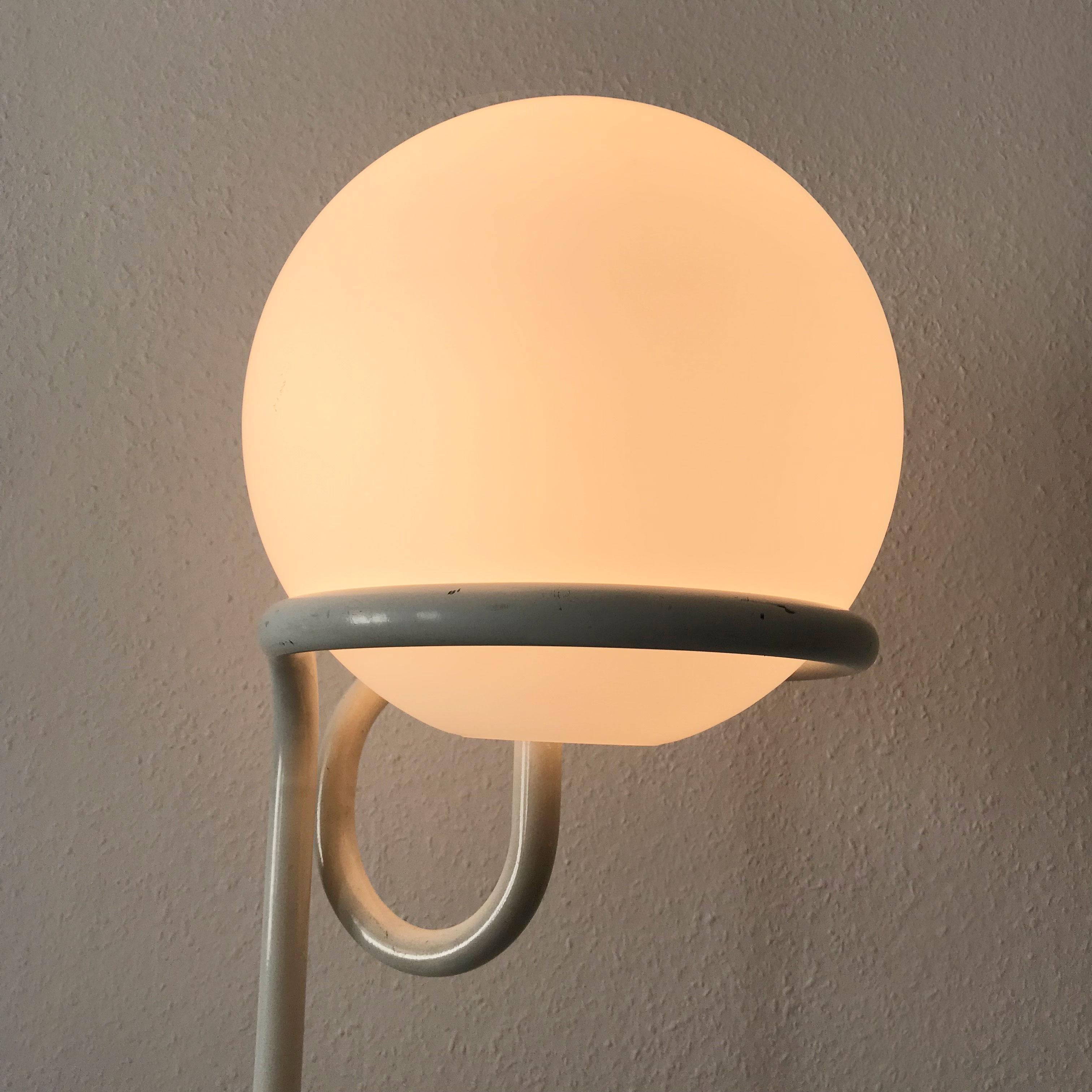 Floor Lamp Globe by Aldo Van Den Nieuwelaar for Domani Designs Amsterdam 1967 In Good Condition For Sale In Munich, DE